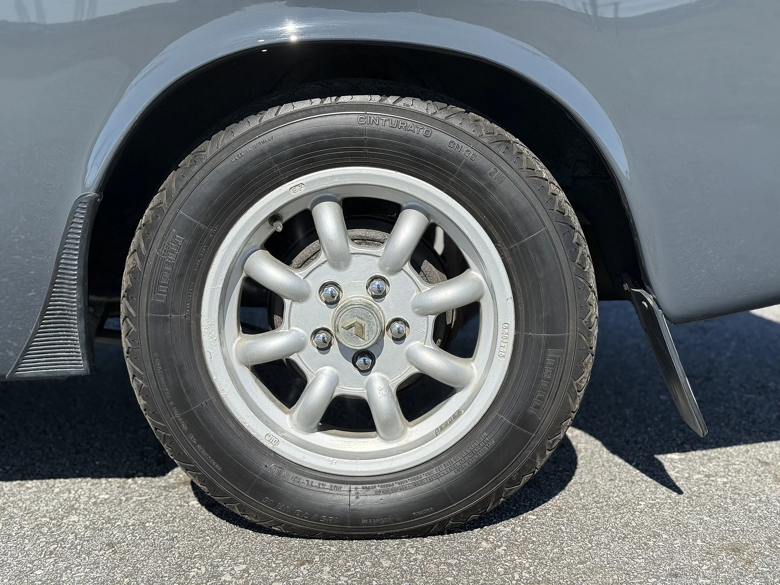 Exteriörbild på 1966 Volvo P 1800S (16)