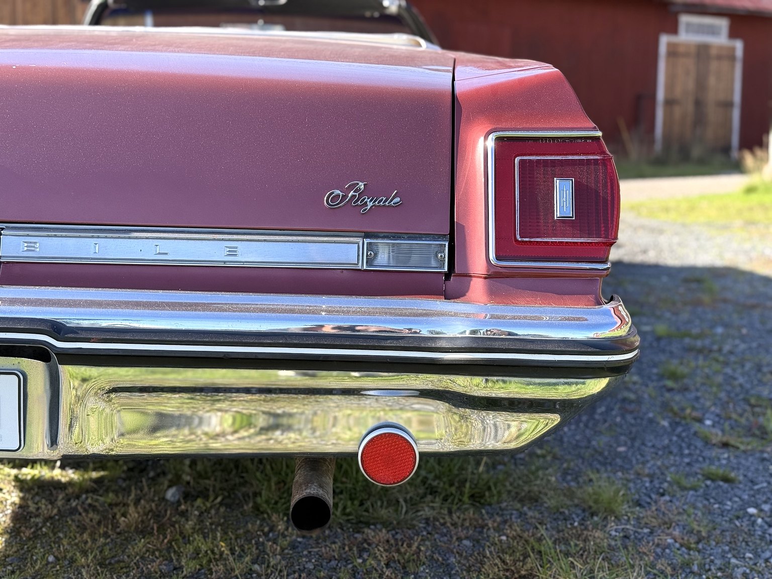 Exteriörbild på 1975 Oldsmobile Delta 88