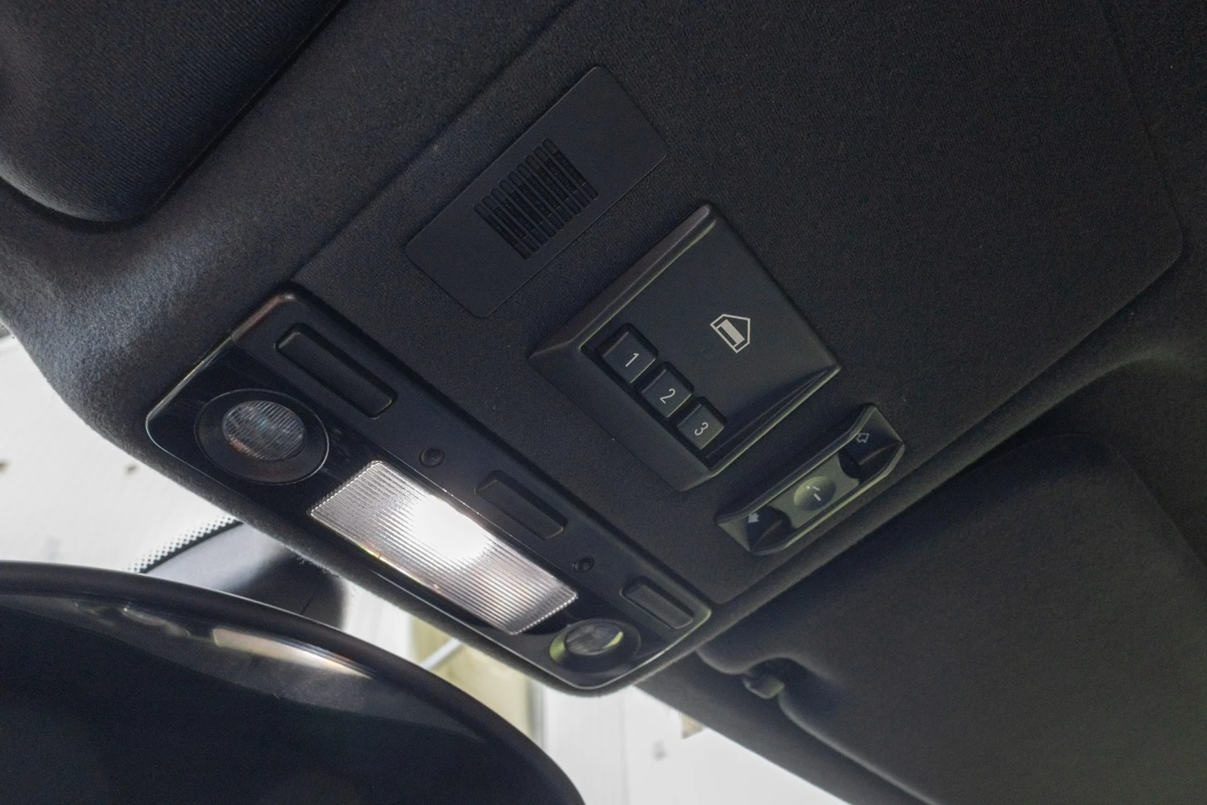 Innenraumfoto von 2002 BMW M5 E39 (24)