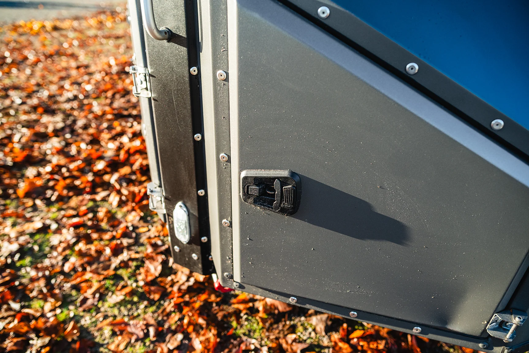 Exterior image of 2025 Northea Trailer Expedition Crawler 458i Offgrid-Camper (31)