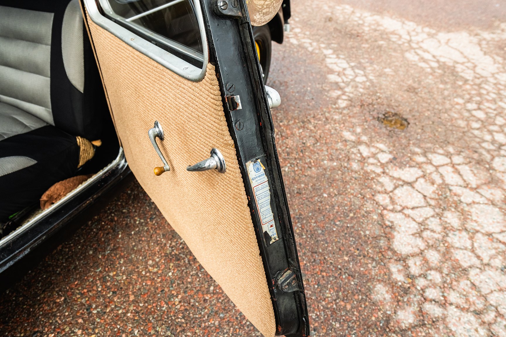 Interior image of 1951 Citroën Berline 11 Sport