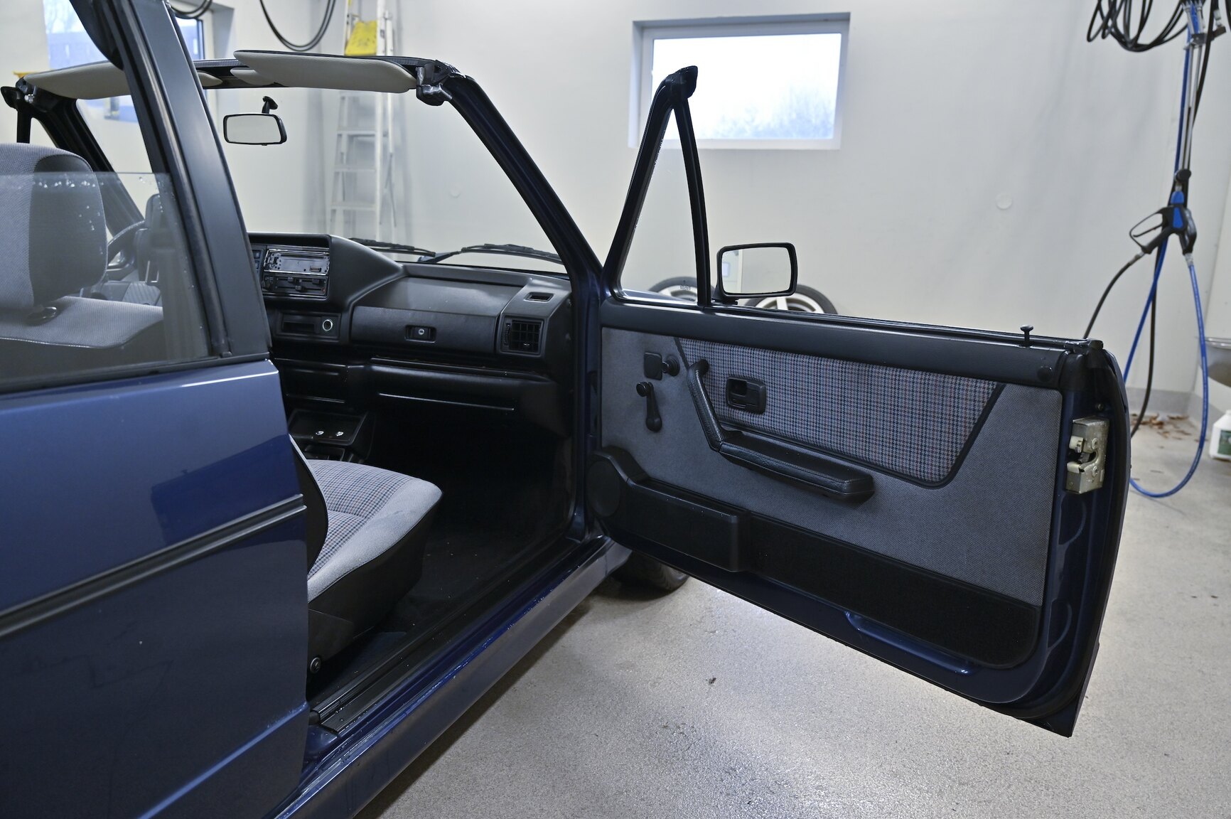 Interior image of 1991 Volkswagen Golf Karmann Cabriolet