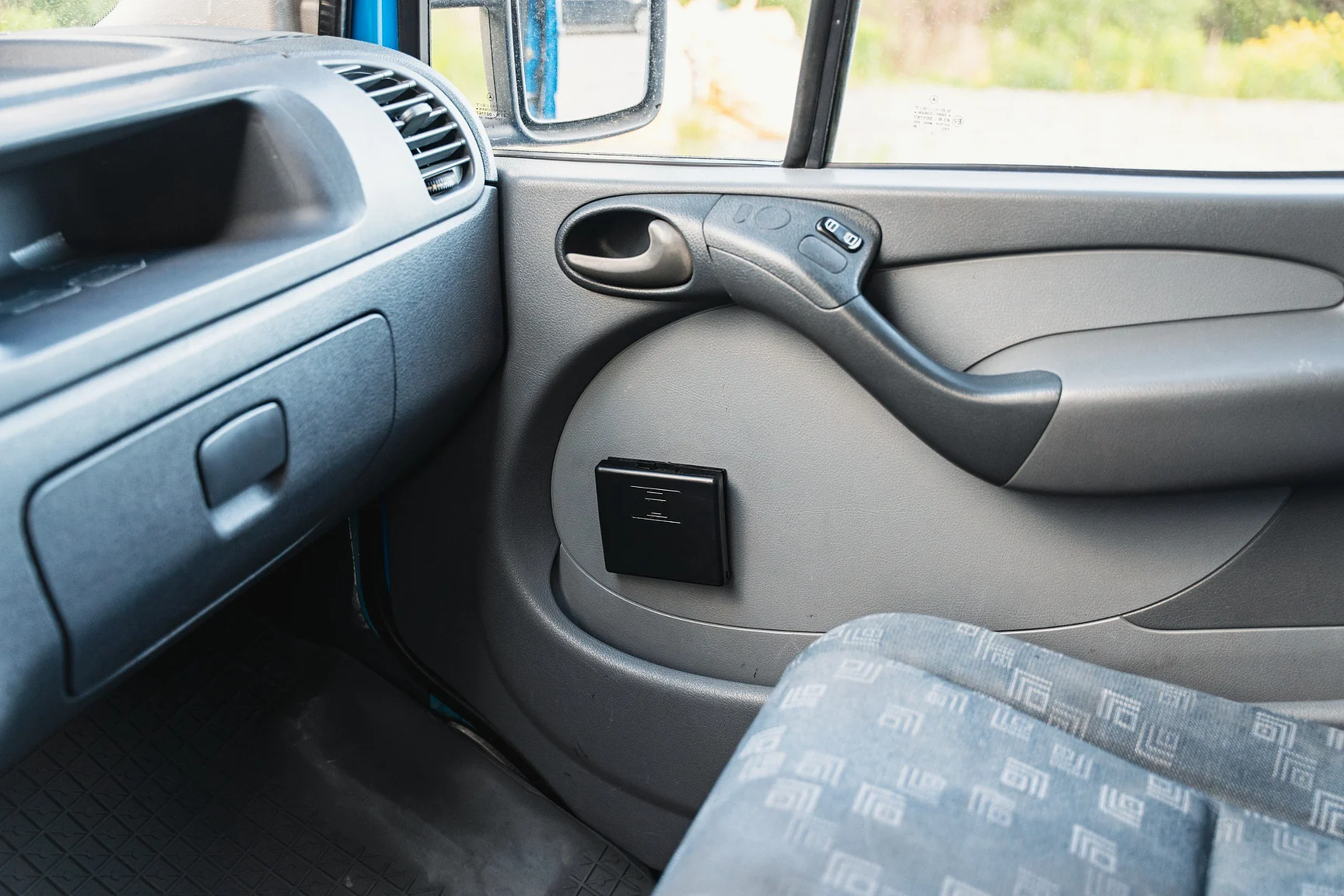 Interior image of 2004 Mercedes-Benz Sprinter 4x4 Campervan/Overlander (104)