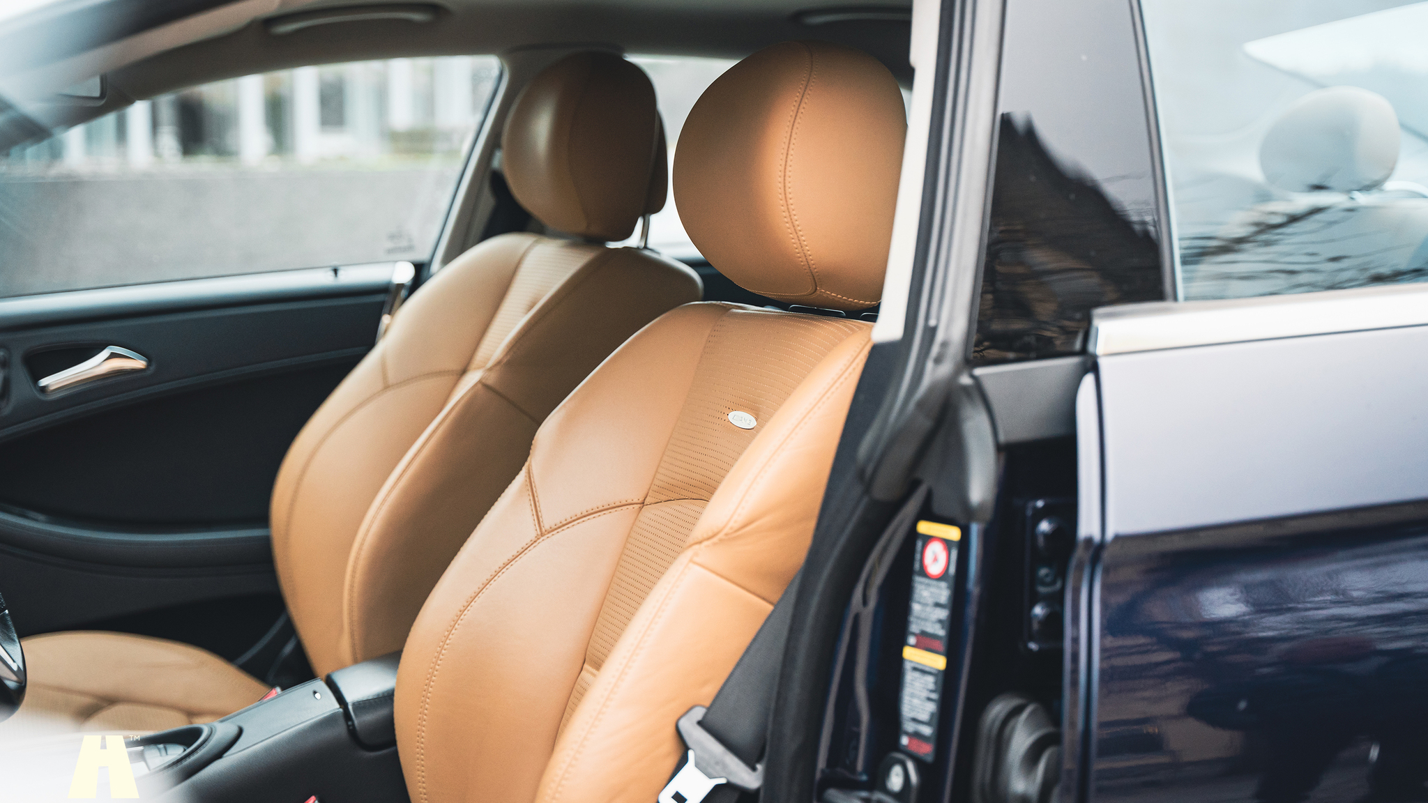 Innenraumfoto von 2008 Mercedes-Benz CLS 63 AMG (10)