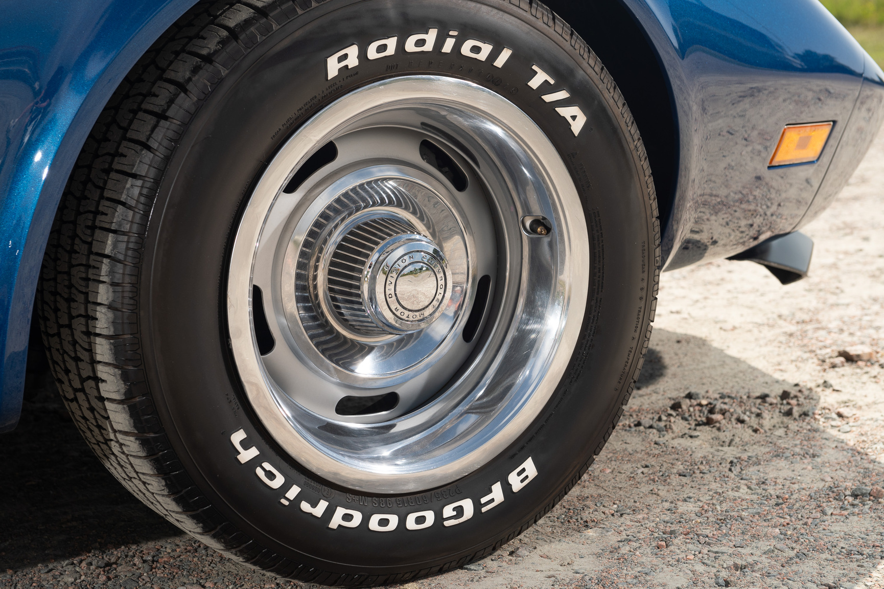 Exteriörbild på 1973 Corvette C3 Stingray (49)