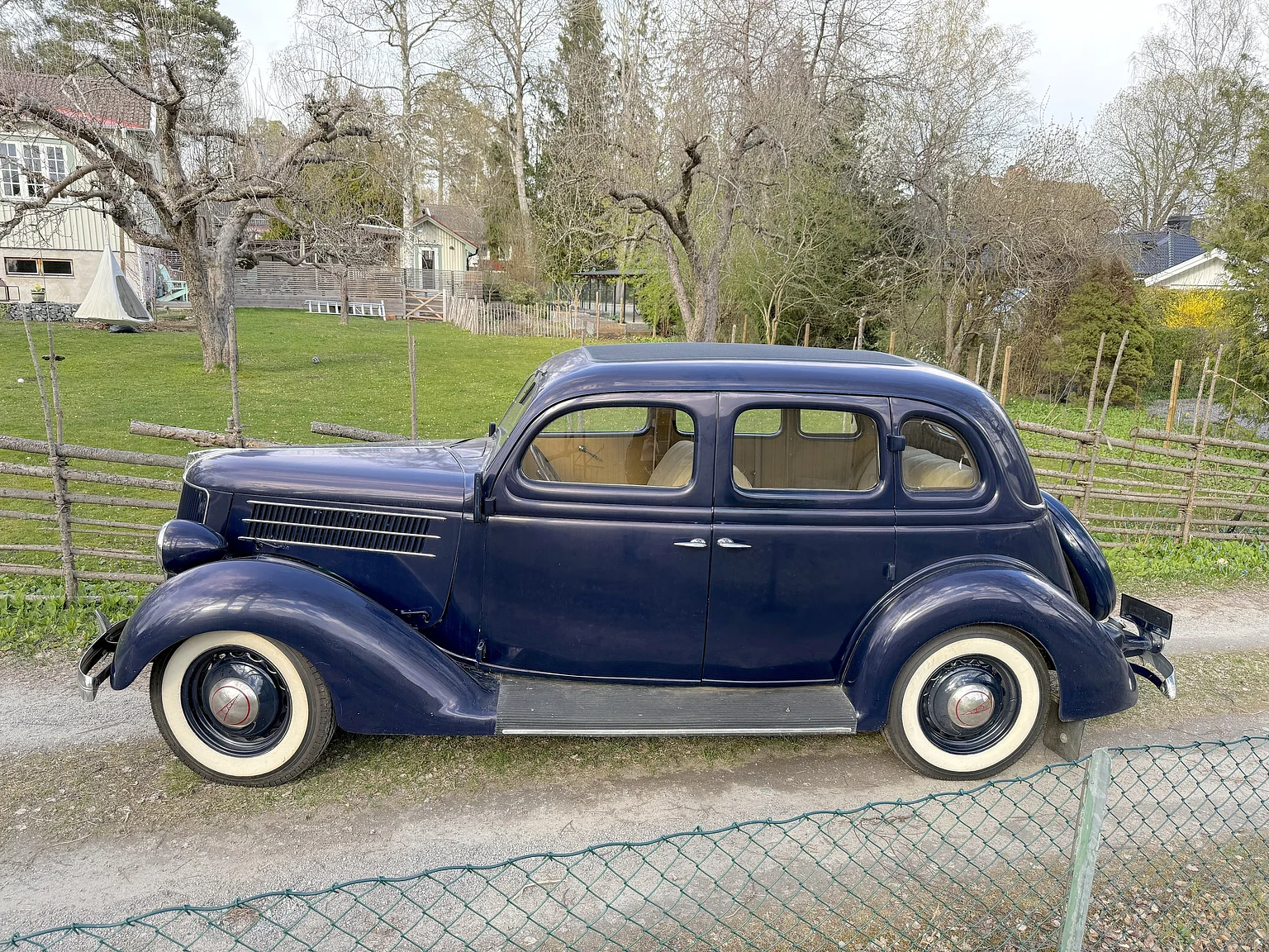 Aussenfoto 1936 Ford 214A Fordor (3)