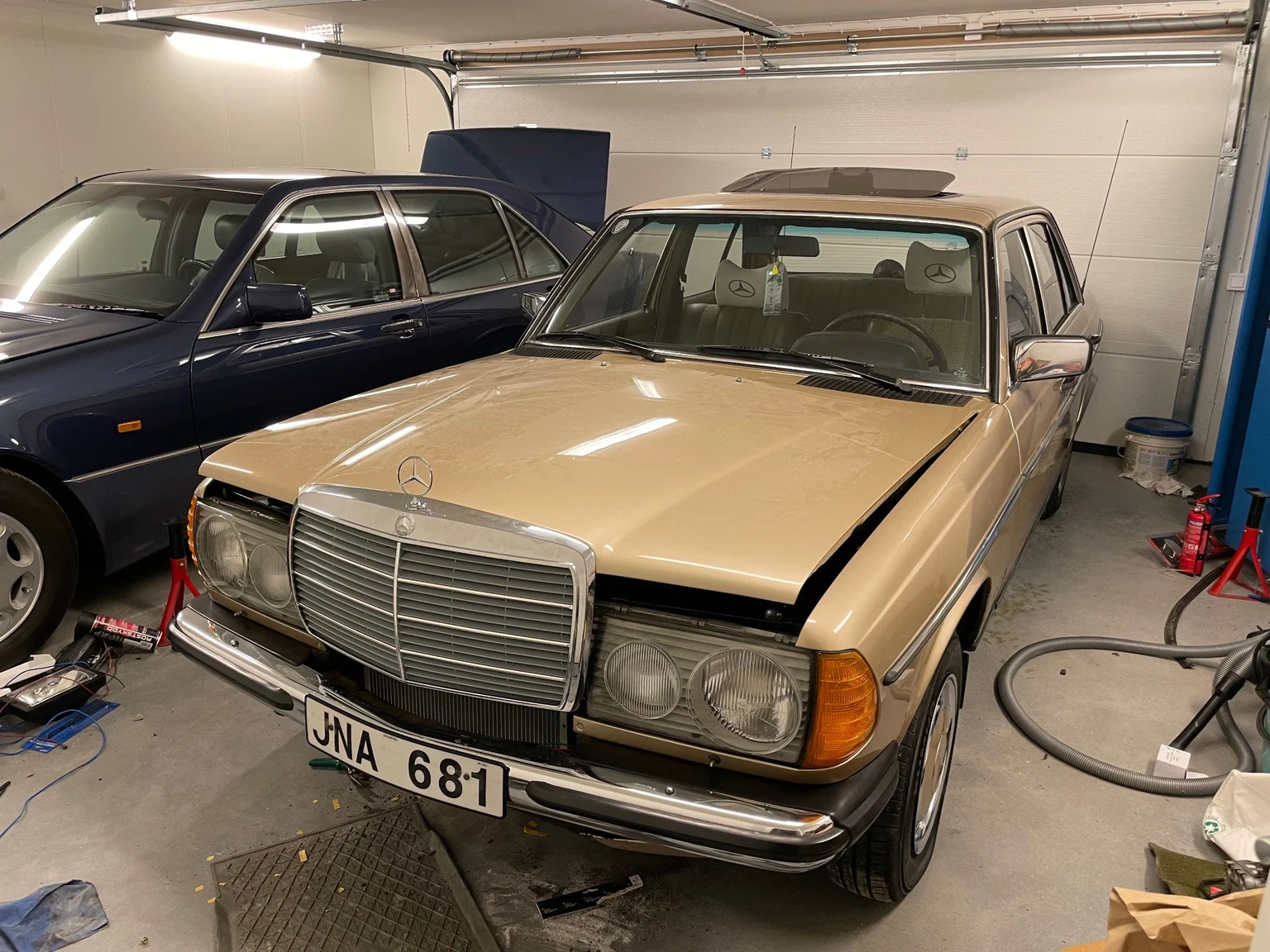 Bild der Verschiedenes von 1976 Mercedes-Benz 300 D (8)