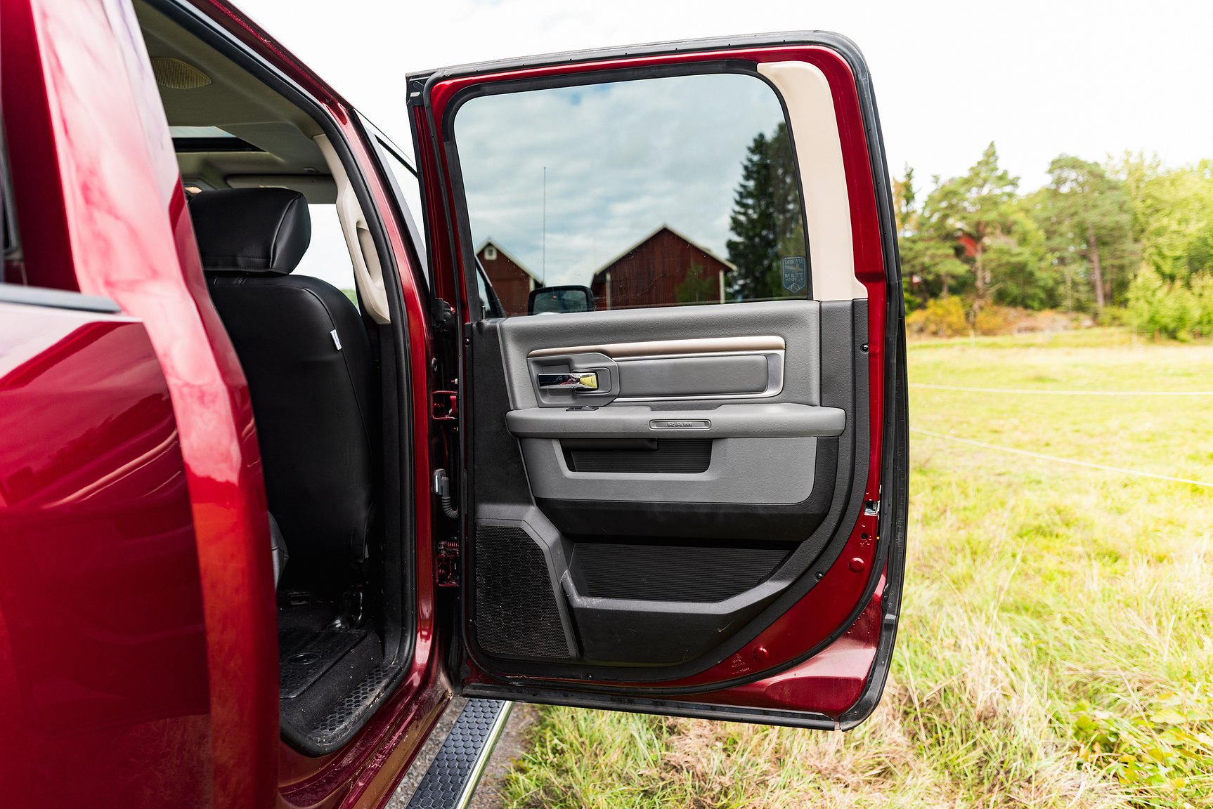 Interior image of 2019 Dodge Ram 1500 Classic Crew Cab 5.7 V8 HEMI 