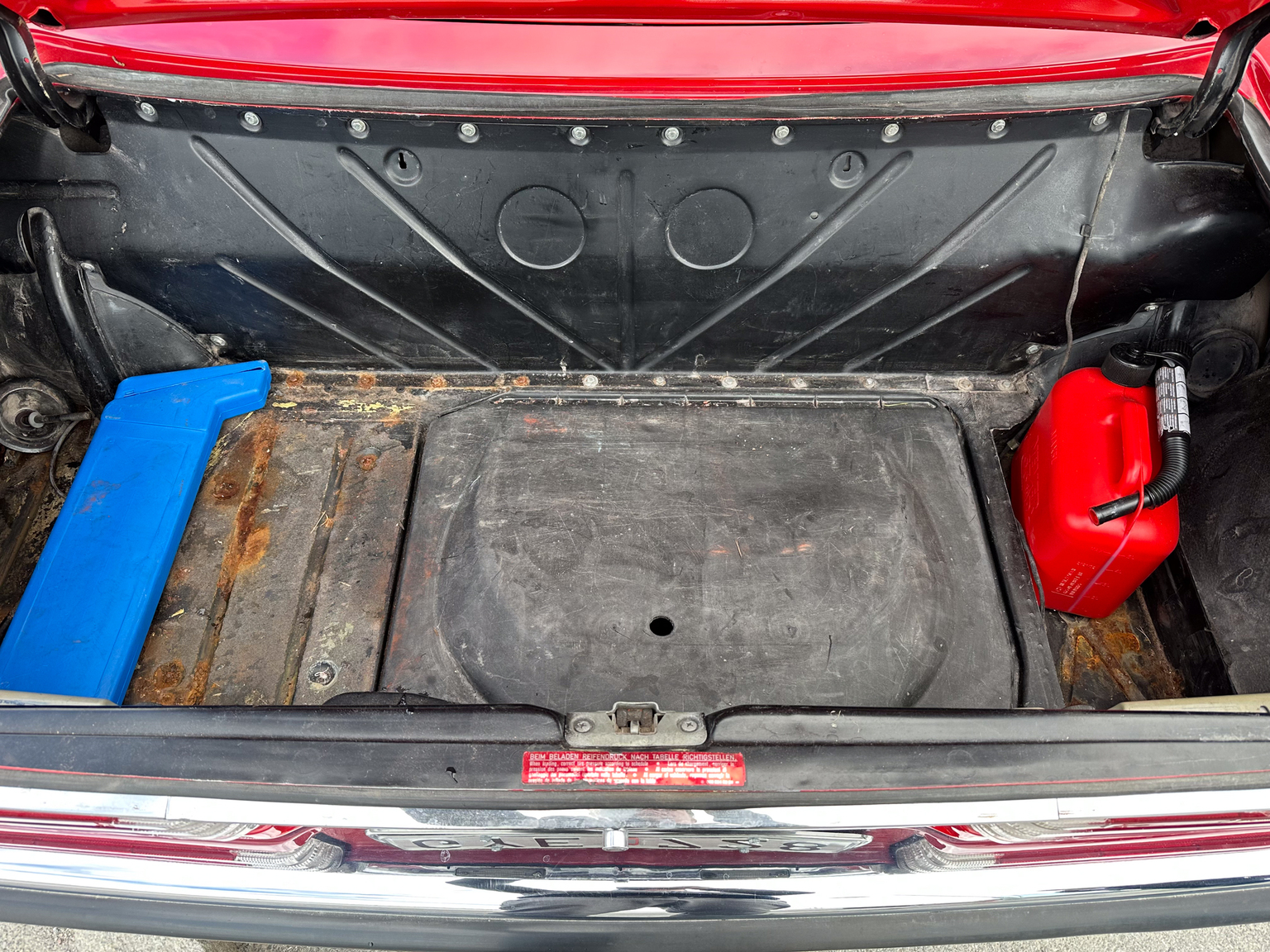 Interior image of 1975 Mercedes-Benz 280 SL