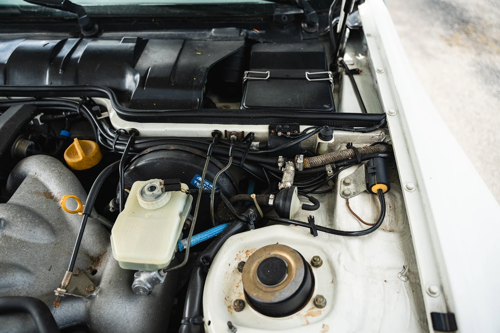 Image of 1990 Porsche 944 S2 Cabriolet  mechanics (19)