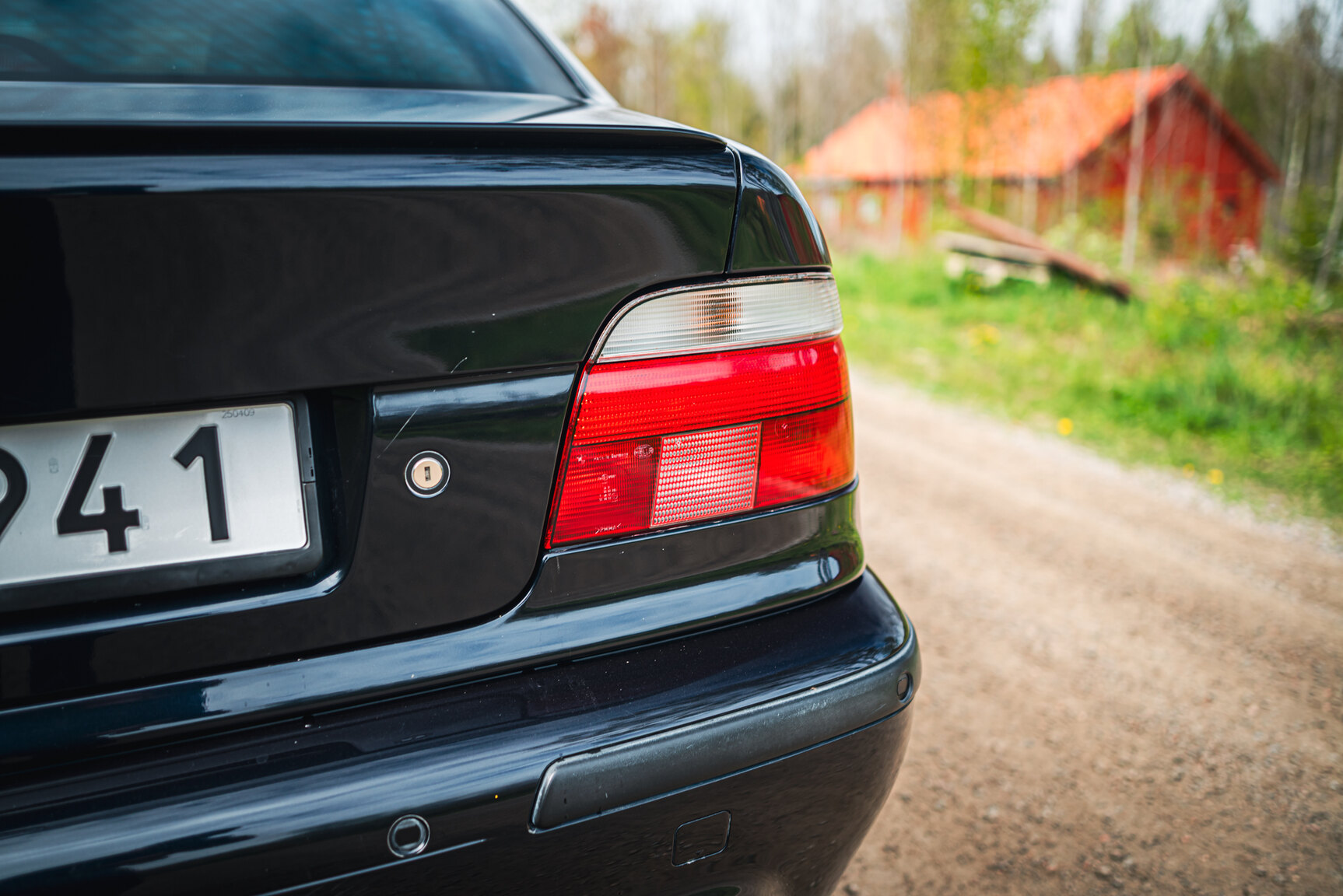 Exterior image of 2000 BMW M5 E39