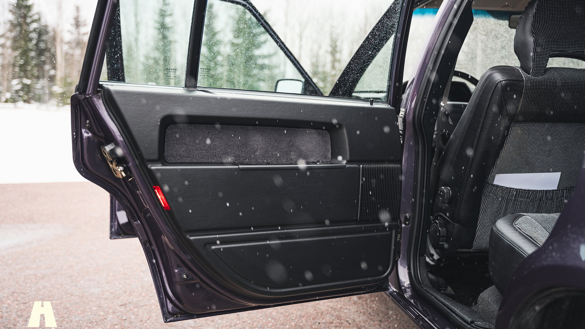 Interior image of 1995 Volvo 940 SE