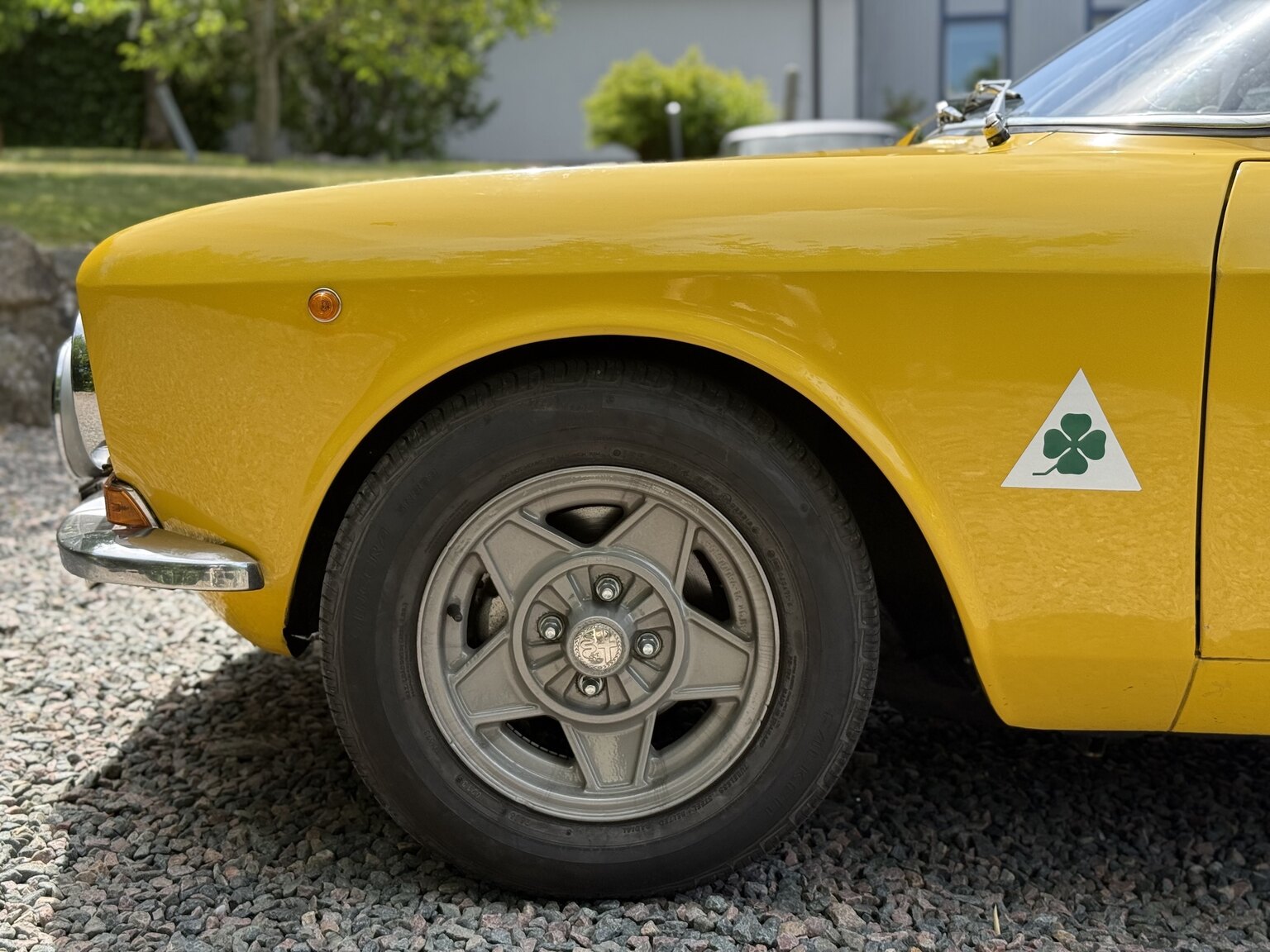Exterior image of 1974 Alfa Romeo GT 1600 Junior
