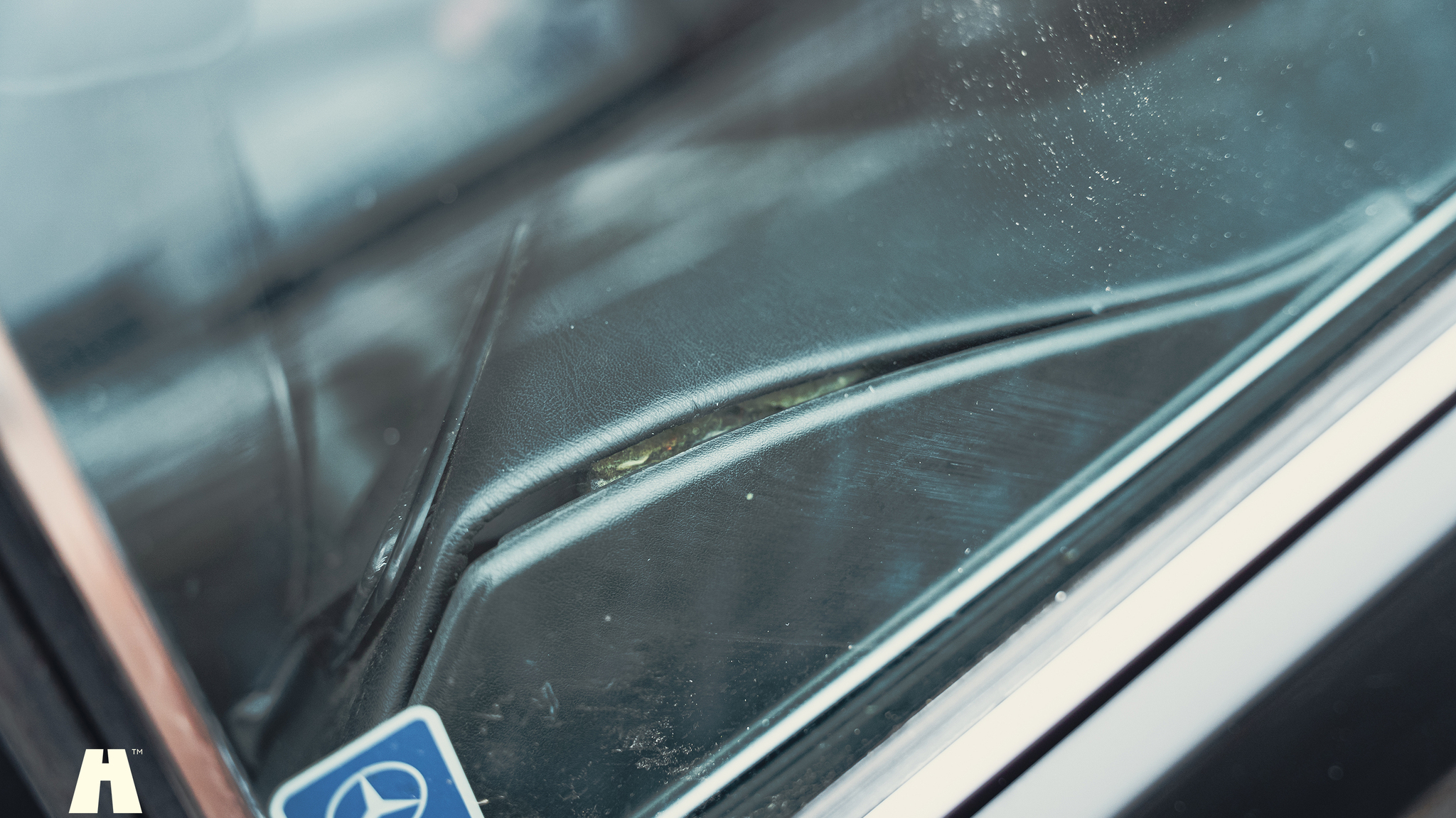 Interiörbild 1990 Mercedes 300 CE-24