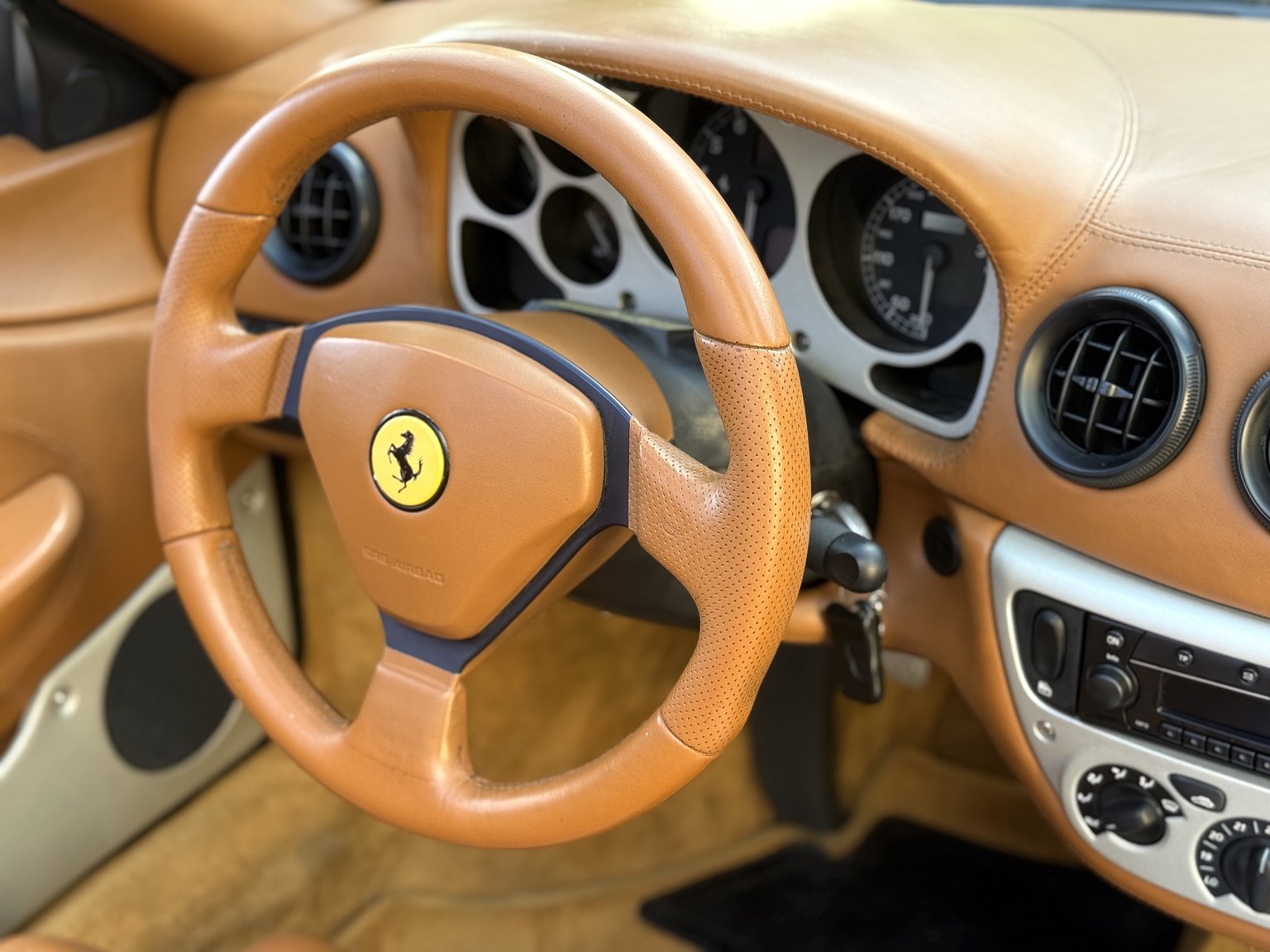 Innenraumfoto von 2001 Ferrari 360 Spider