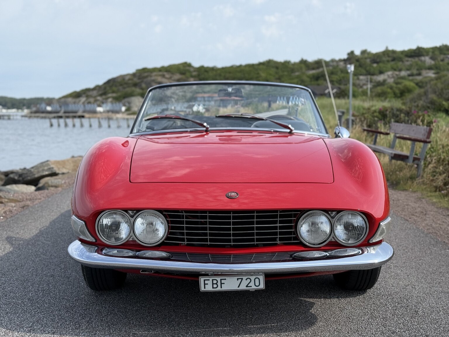 Exterior image of 1968 Fiat Dino Spider