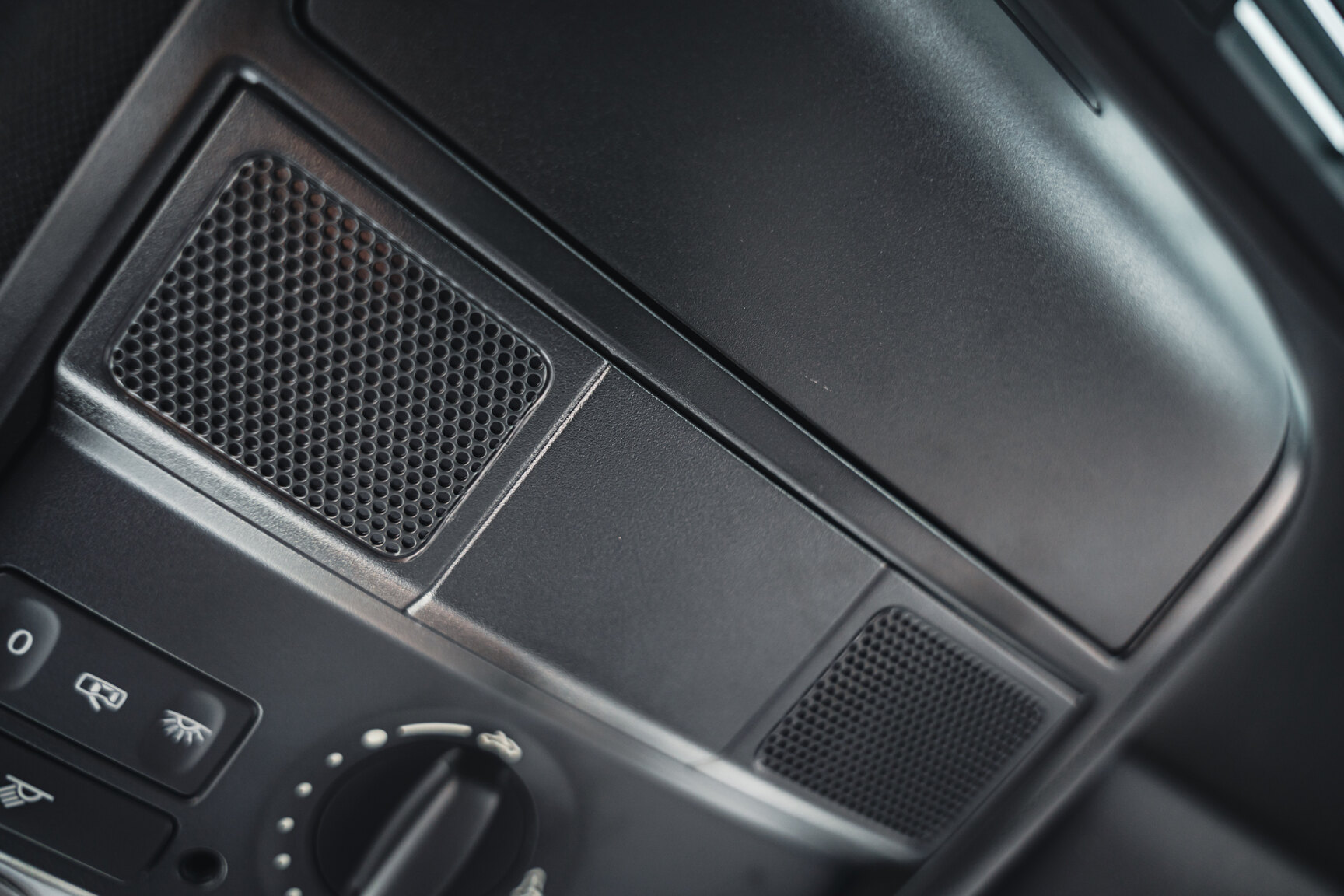 Innenraumfoto von 2007 Volkswagen Golf R32 (49)