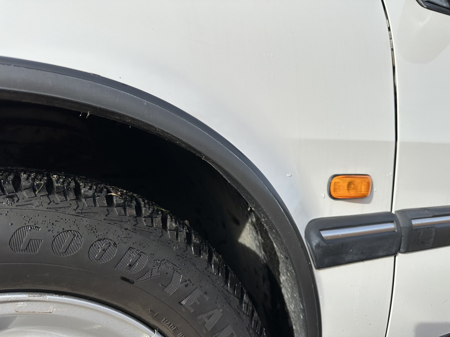 Exterior image of 1996 SAAB 9000