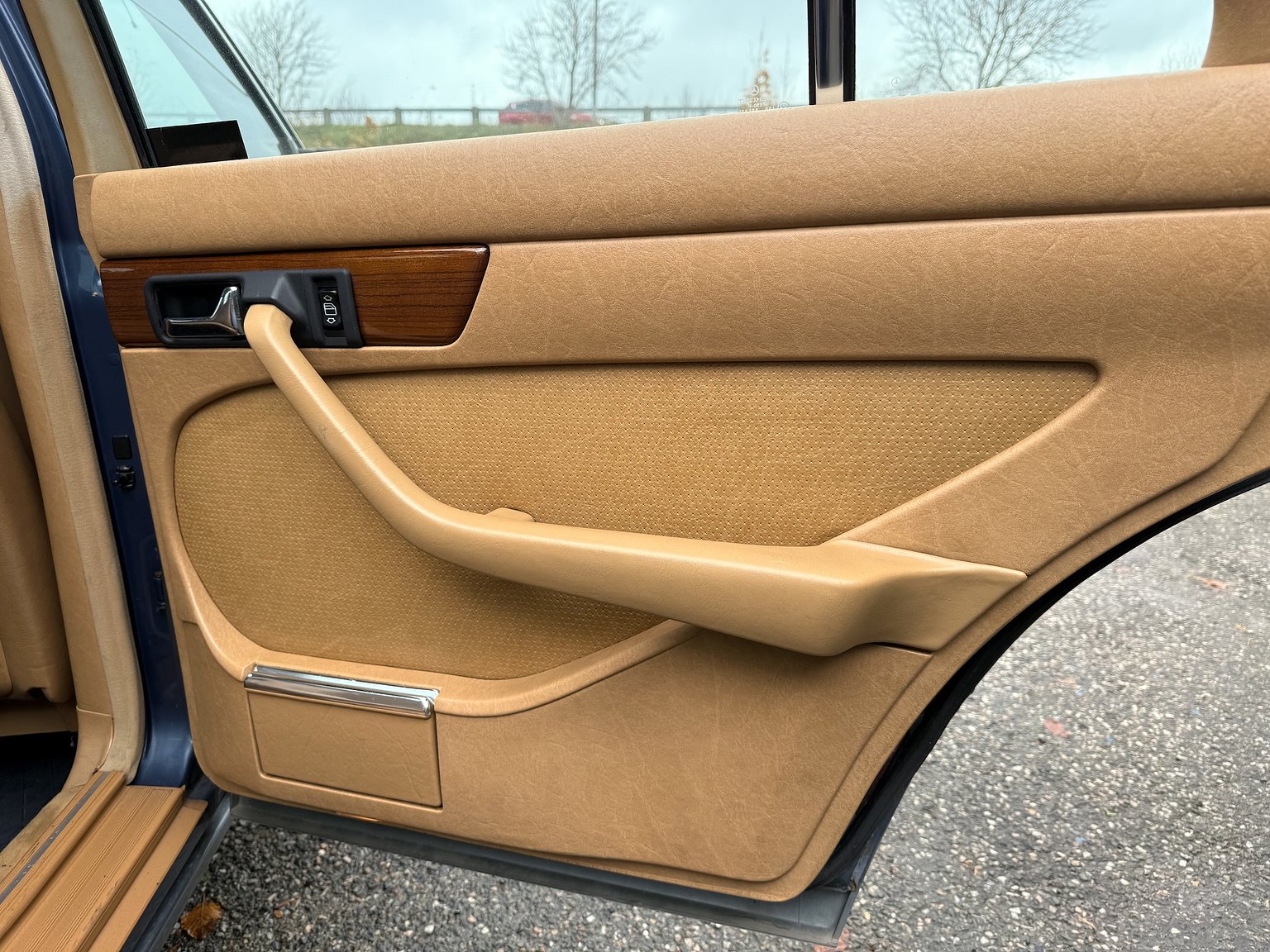 Interiörbild 1987 Mercedes-Benz 300 SE