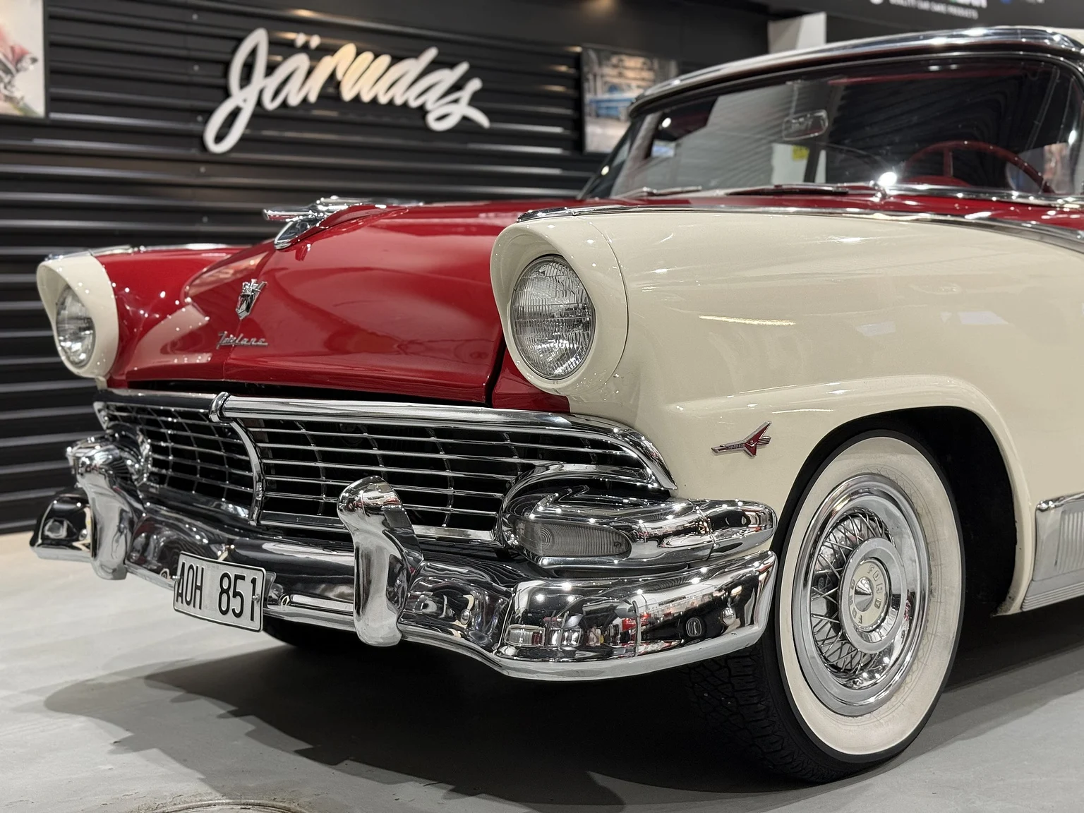 Aussenfoto 1956 Ford Fairlane Sunliner V8 5.1 (27)