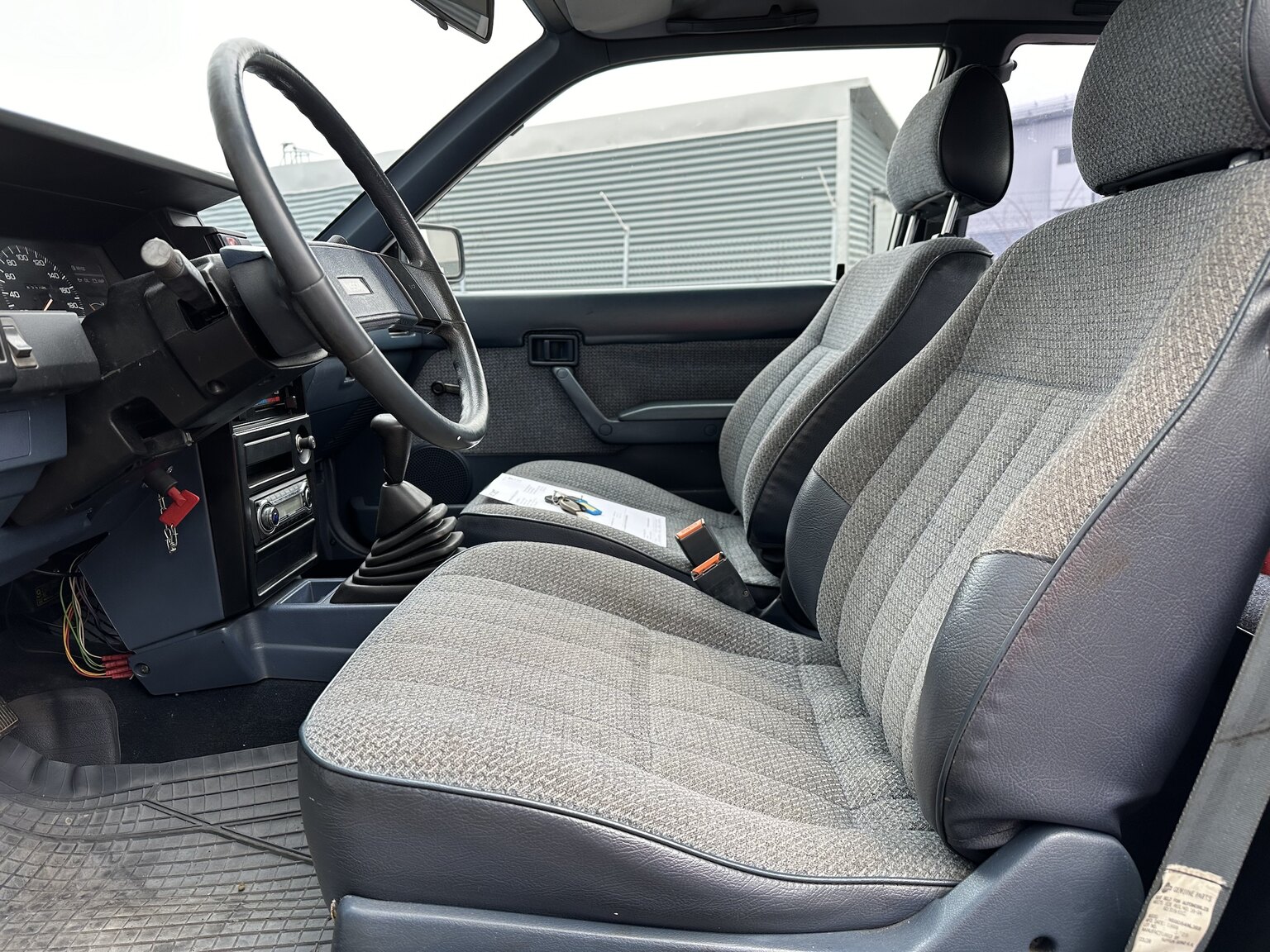 Interiörbild 1988 Nissan Sunny (2)