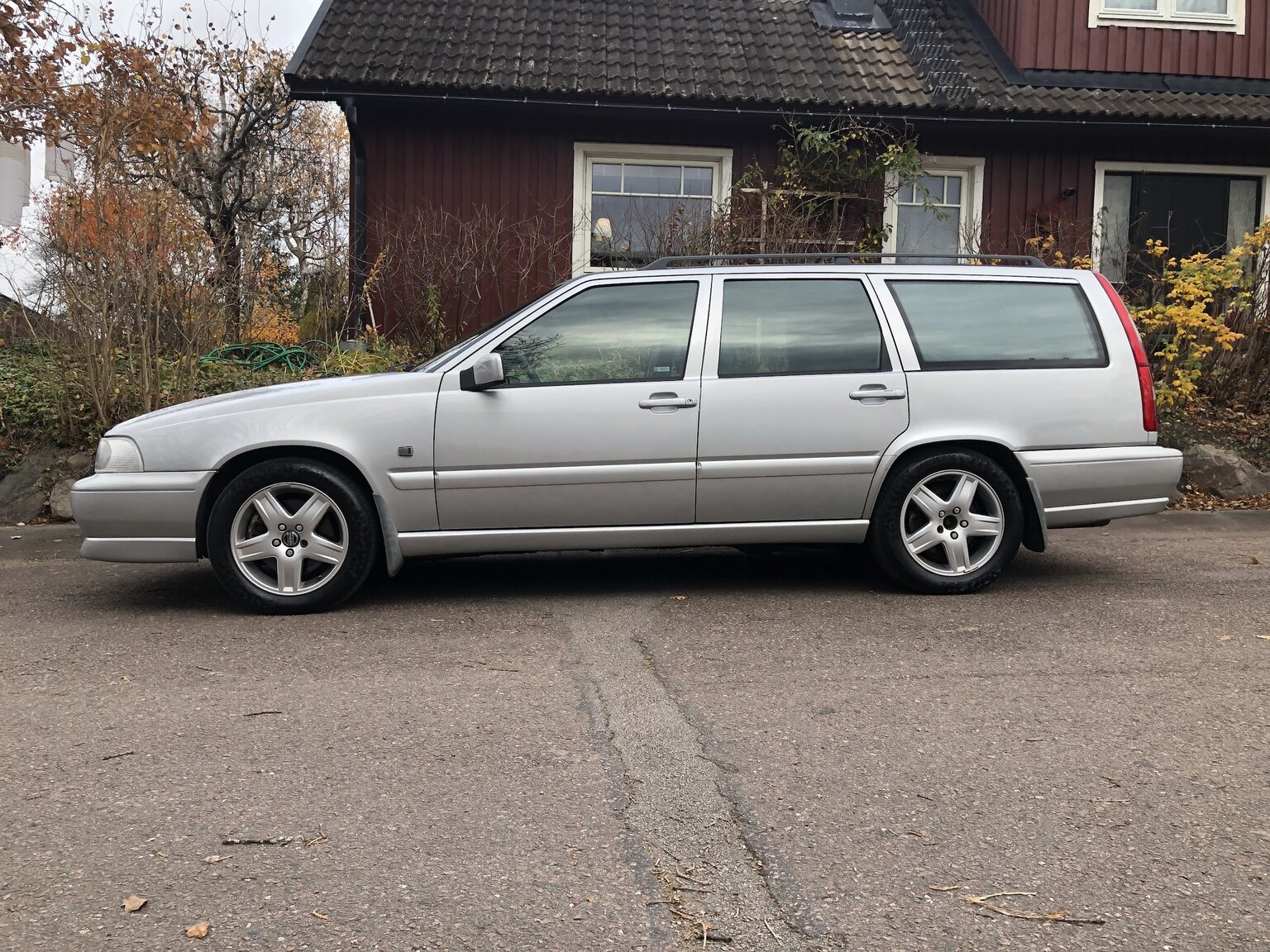 Exteriörbild på 1998 Volvo V70 R AWD