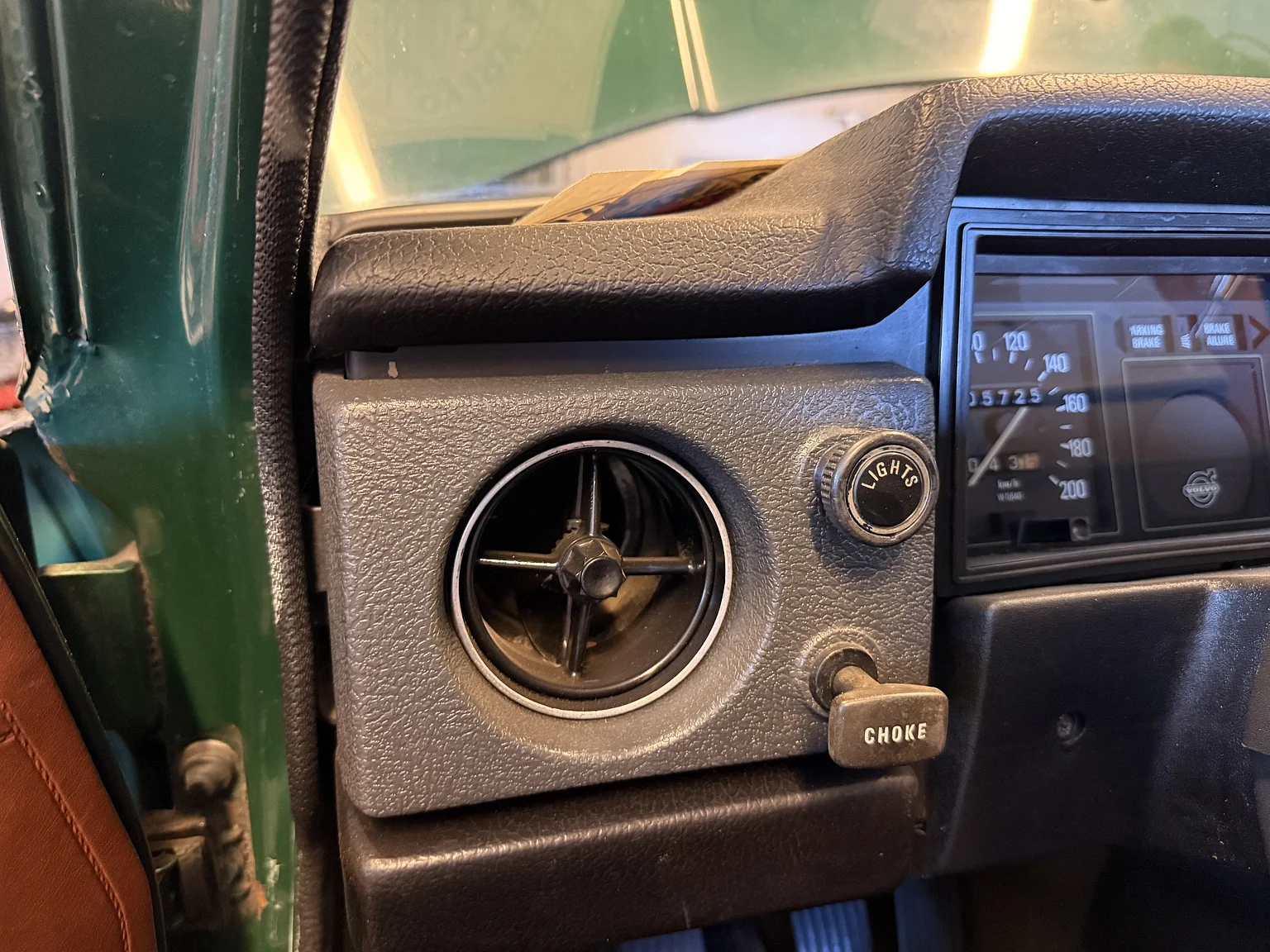 Innenraumfoto von 1973 Volvo 142 2.0 Deluxe (16)