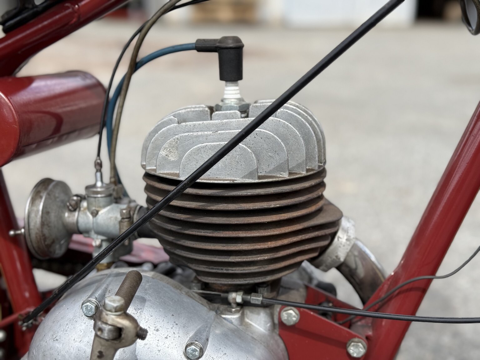 Image of 1953 Huskvarna Modell 30 mechanics