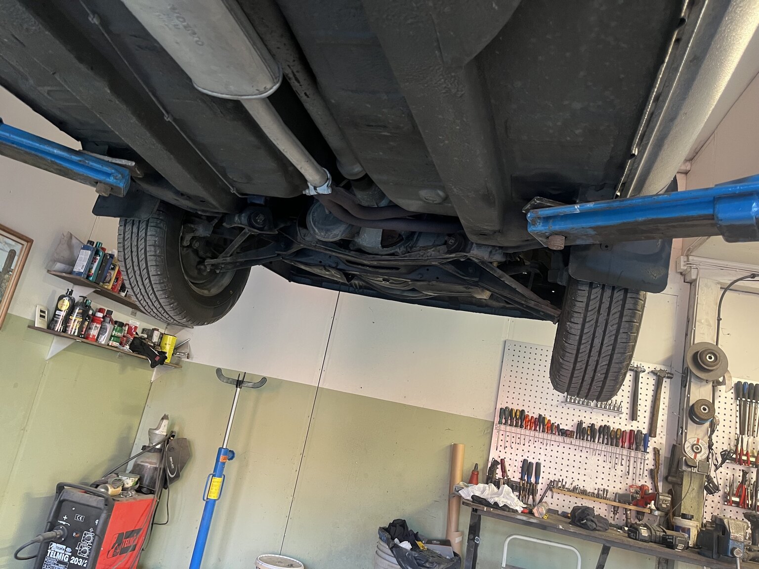 Image of 1983 Volvo 340 (18) mechanics