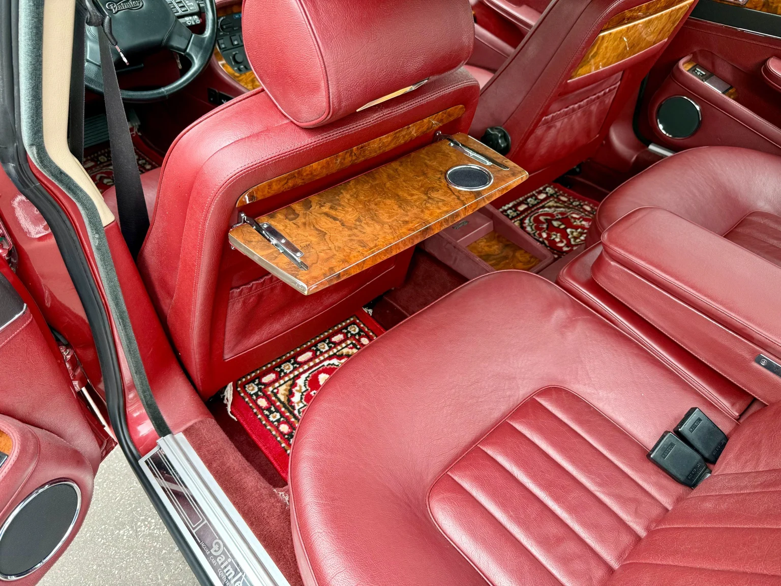 Interior image of 1988 Daimler Six (70)
