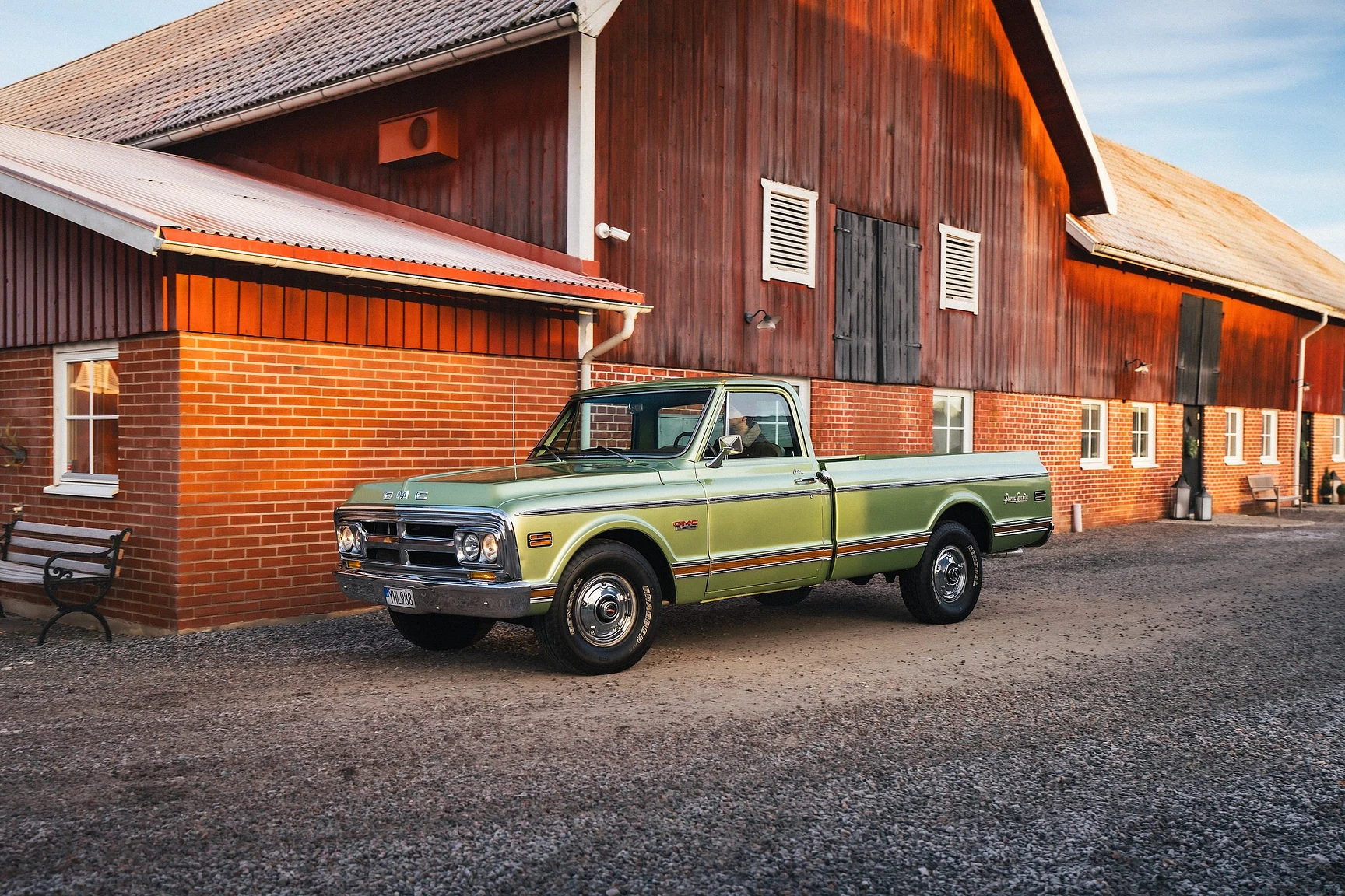 Exteriörbild på 1970 GMC 1500 Custom Sierra Grande – NO RESERVE (1)