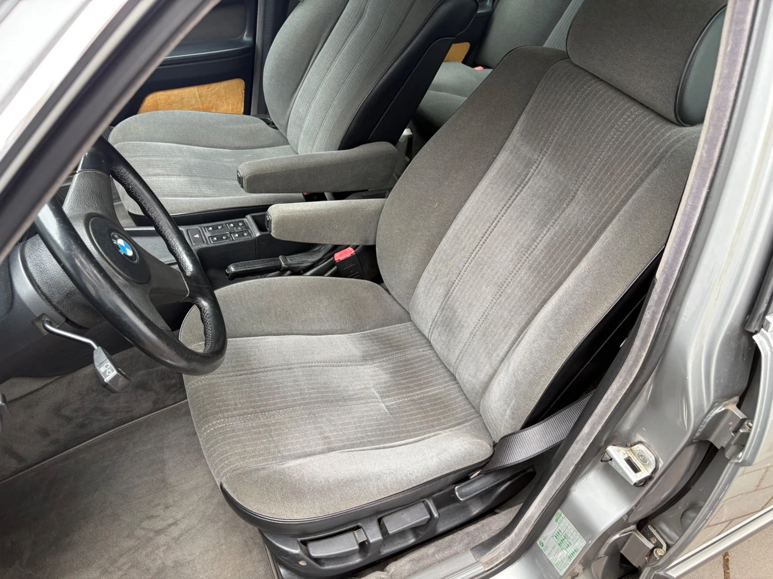 Innenraumfoto von 1988 BMW 730iA (11)