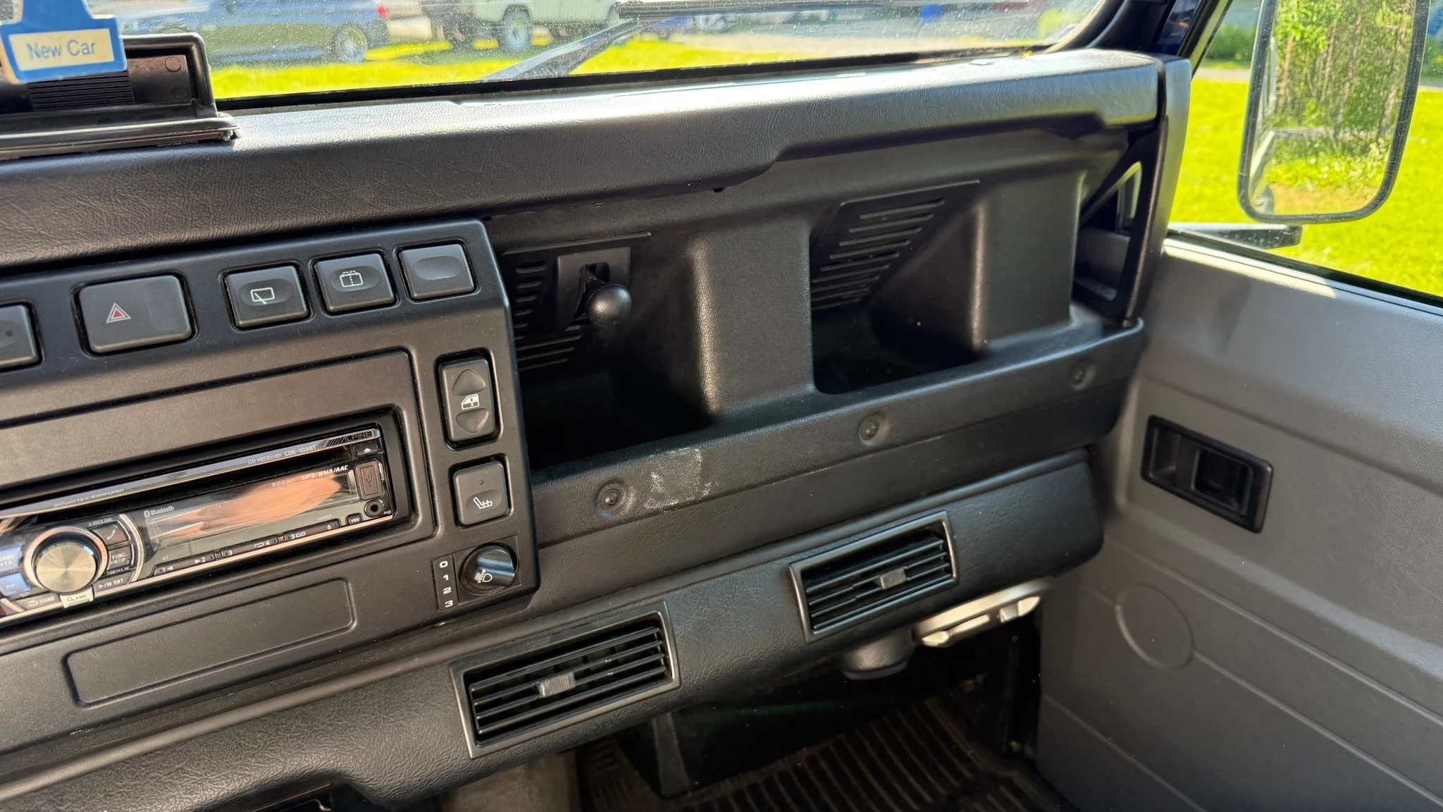 Innenraumfoto von 2002 Land Rover Defender 110 Kombi Td5 (7)
