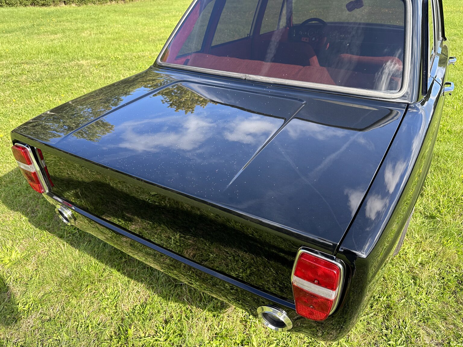 Aussenfoto 1969 Volvo 144 custom