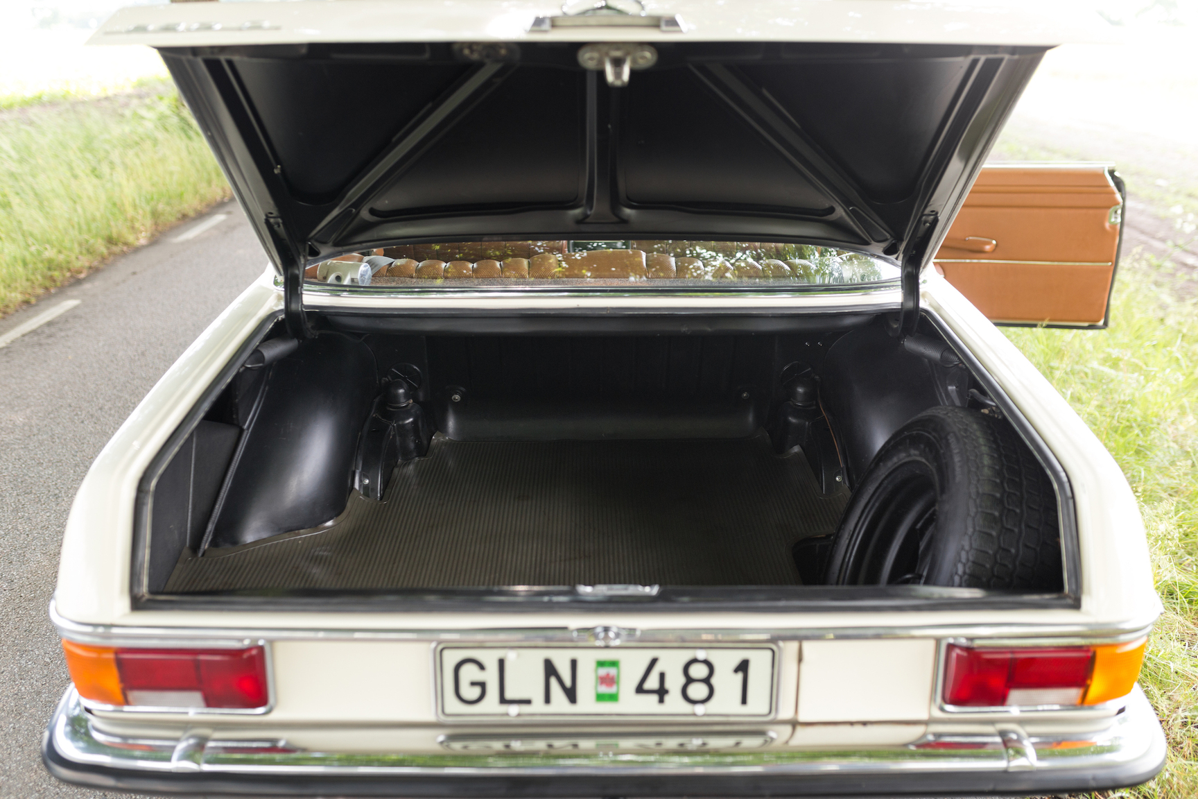 Innenraumfoto von 1971 Mercedes 250 C