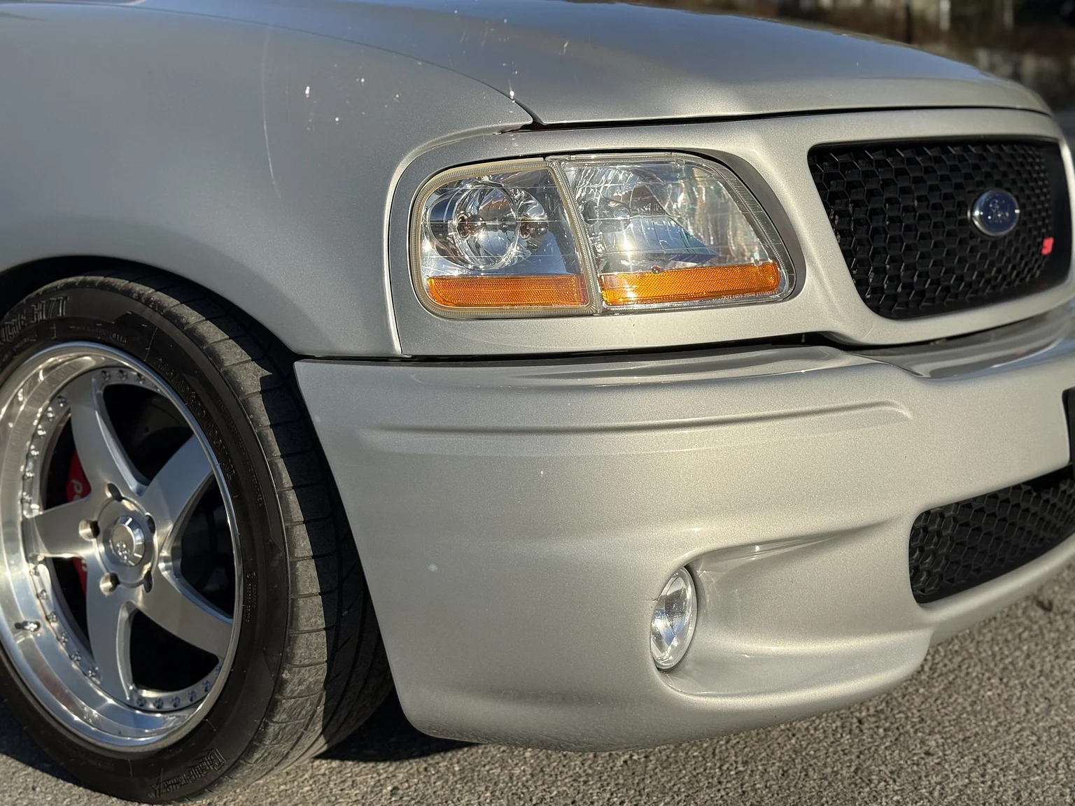 Aussenfoto 2002 Ford F 150 Lightning / Kenne Bell (13)