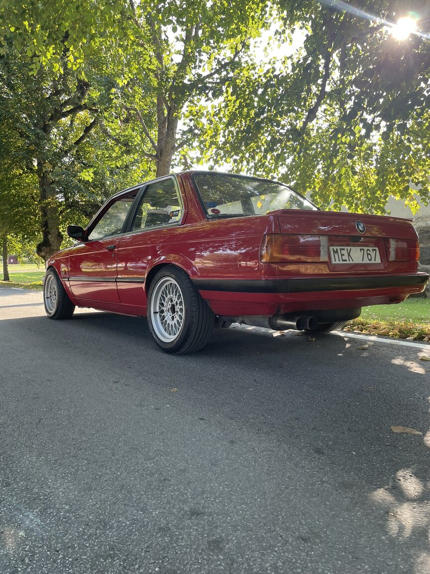 Aussenfoto 1987 BMW 320i