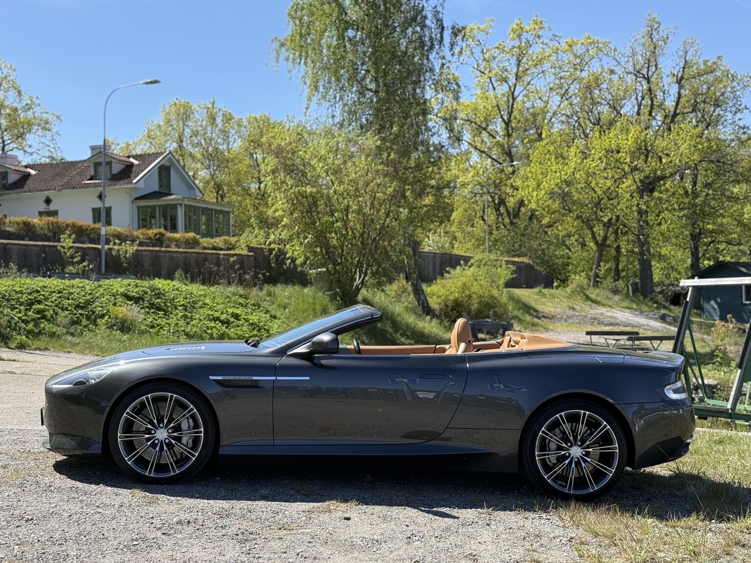Aussenfoto 2015 Aston Martin DB9 Volante