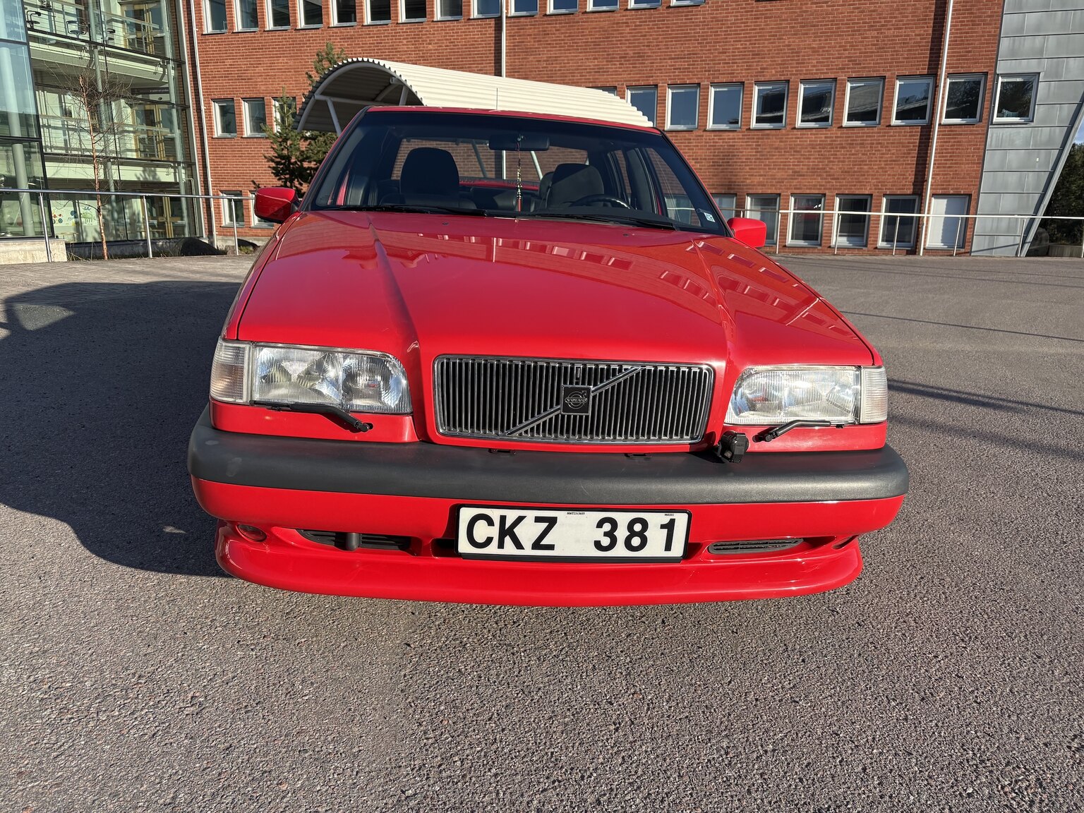 Exterior image of 1996 Volvo 850 R