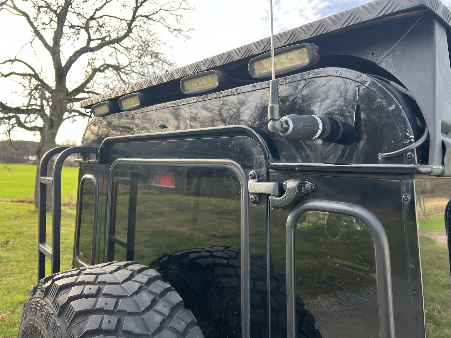 Exteriörbild på 2002 Land Rover Defender 90 2.5 Td5