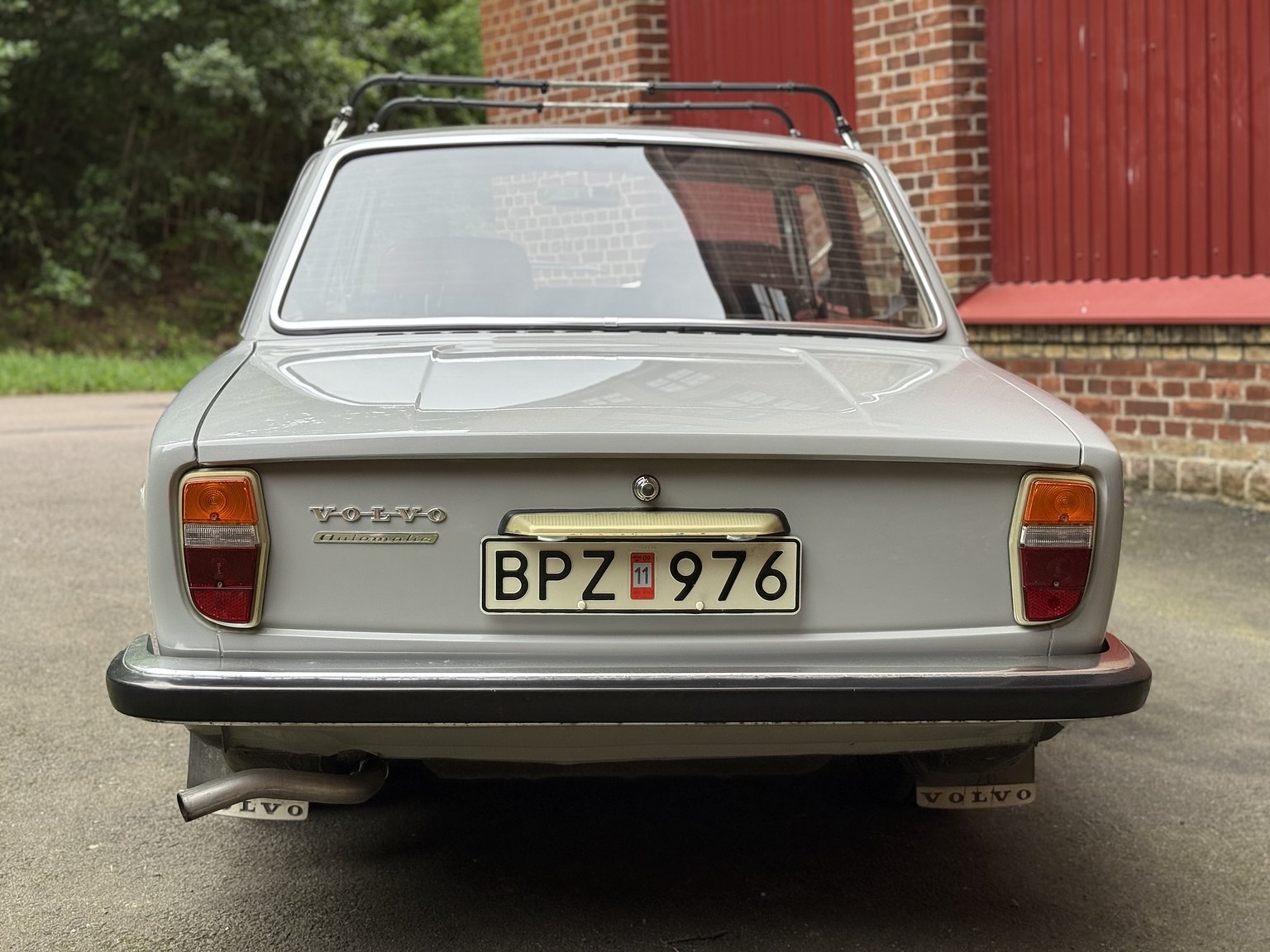 Exterior image of 1970 Volvo 142 Automatic