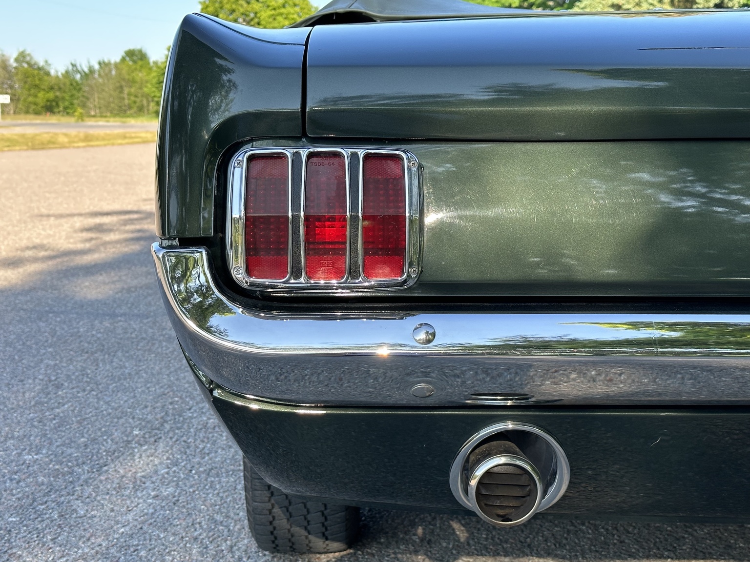 Exteriörbild på 1965 Ford Mustang 289 Cabriolet