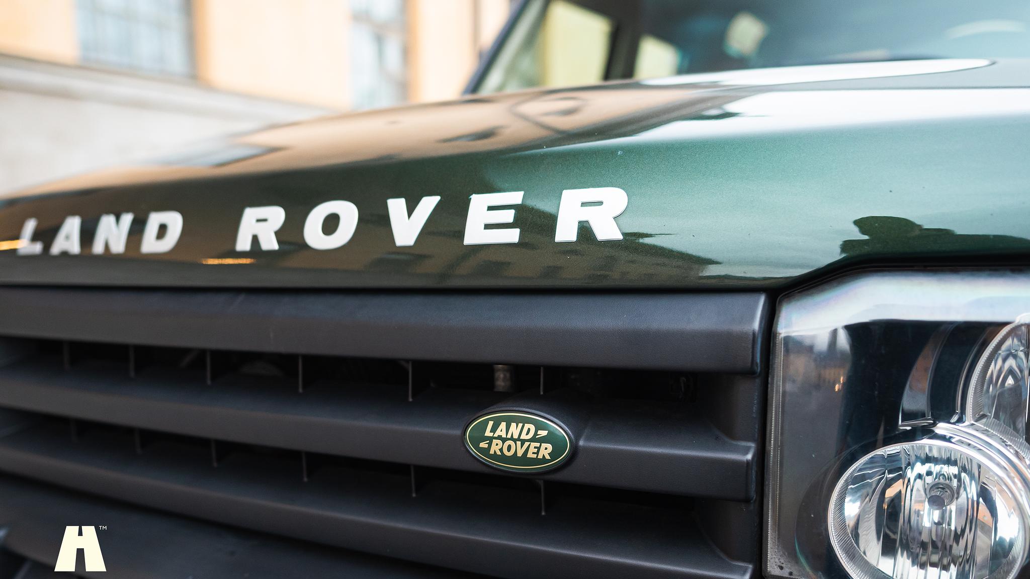 Exterior image of 2003 Land Rover Discovery II, 2003