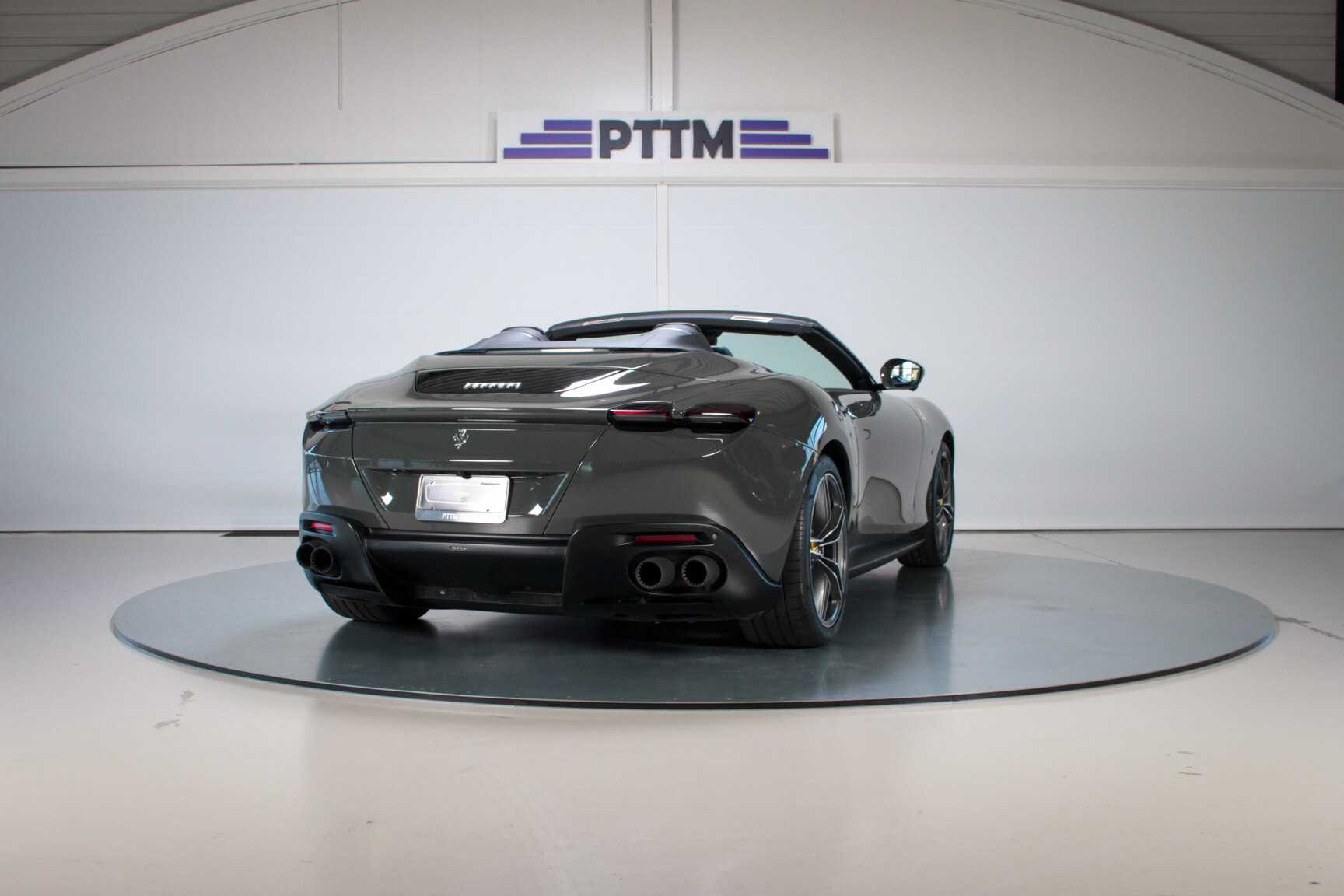 Exteriörbild på 2024 Ferrari Roma Spider