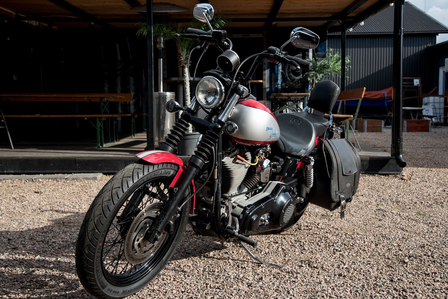 Exteriörbild på 2003 Harley Davidson Dyna Super Glide