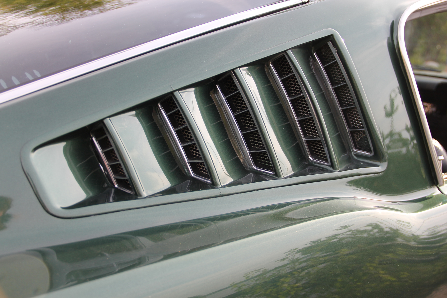 Exterior image of 1966 Ford Mustang Fastback GT-clone (22)