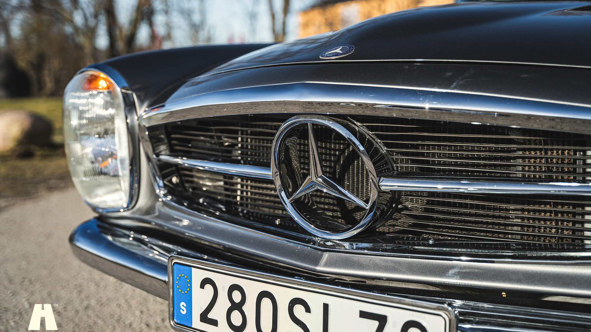 Exterior image of 1970 Mercedes 280 SL Pagoda (29)