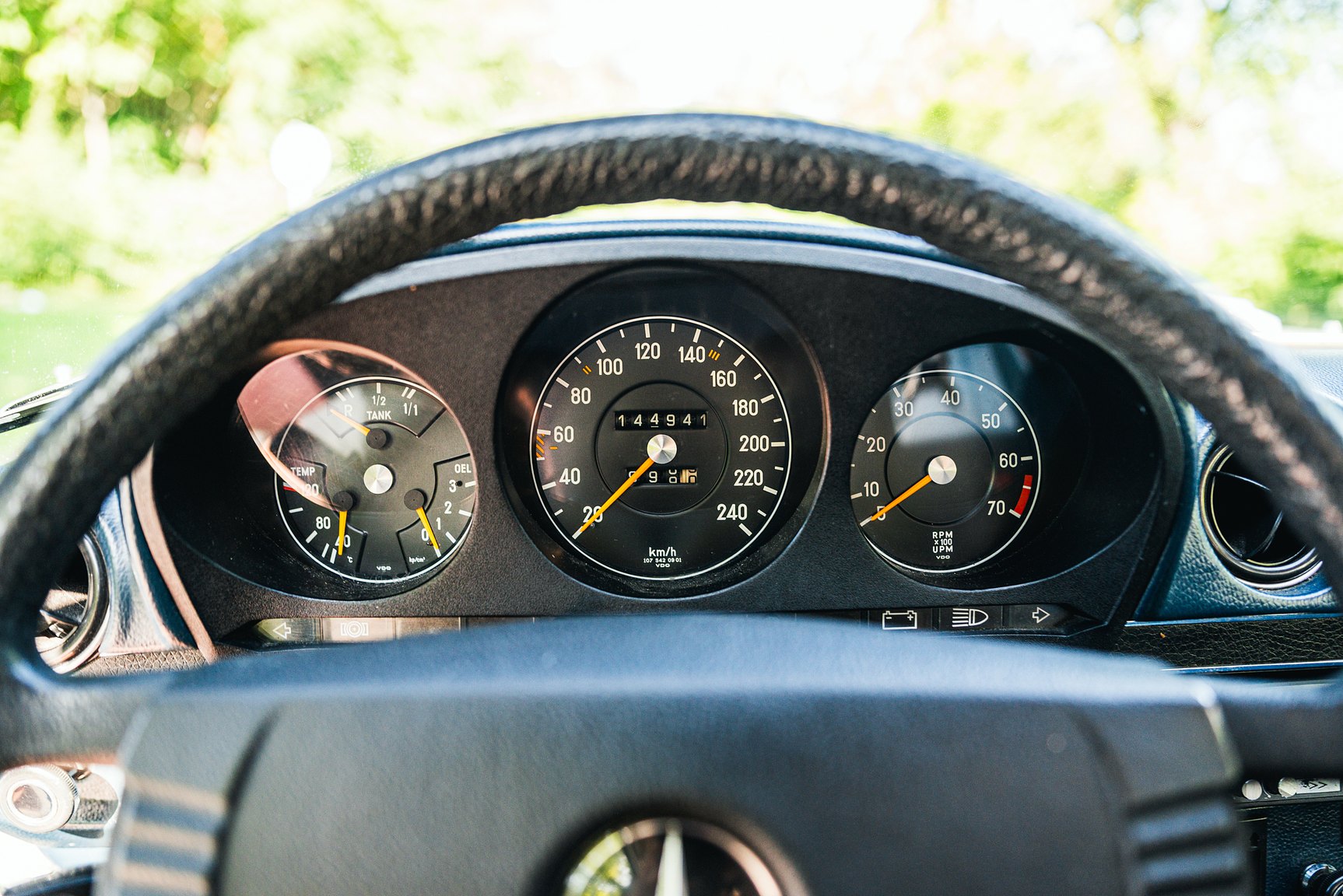 Interior image of 1972 Mercedes-Benz 350 SL