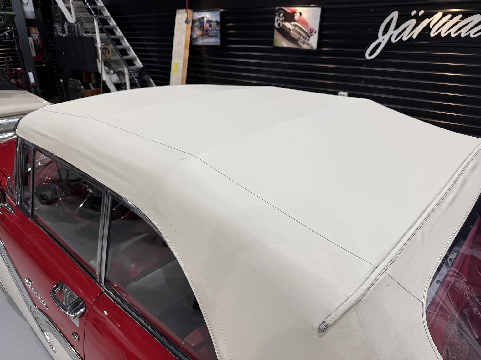 Aussenfoto 1956 Ford Fairlane Sunliner V8 5.1 (65)