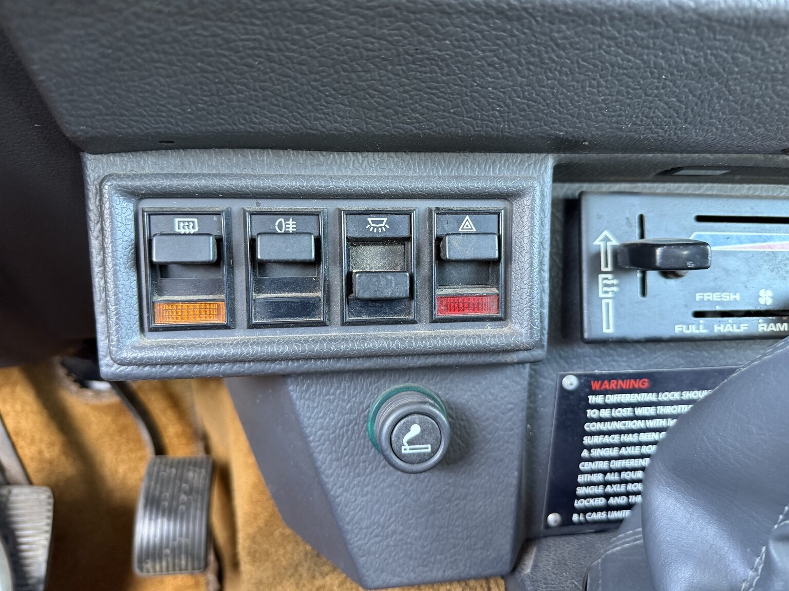 Interior image of 1985 Land Rover Range Rover 3.5 V8